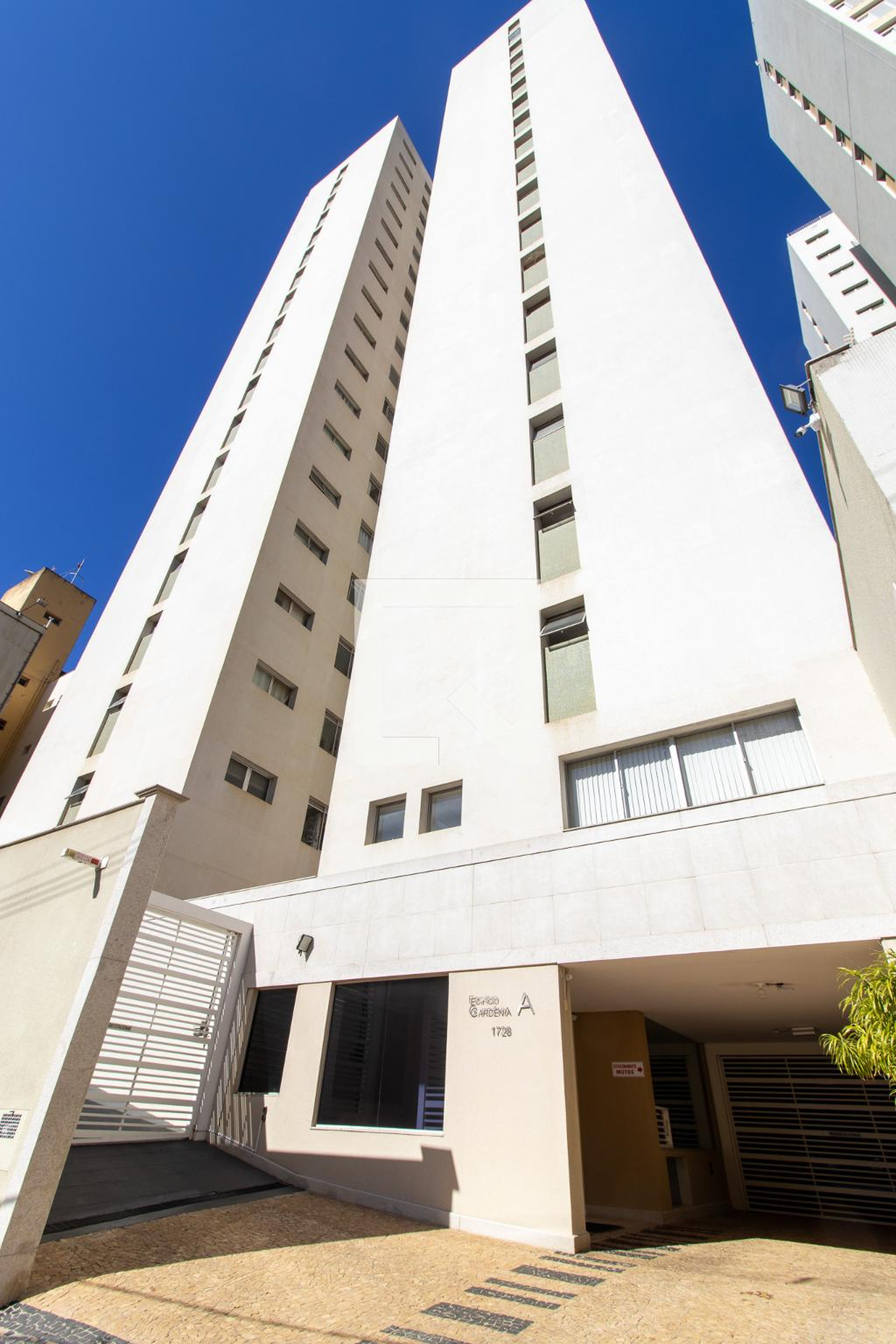 Fachada Condomínio em Avenida Doutor Moraes Salles, 1728