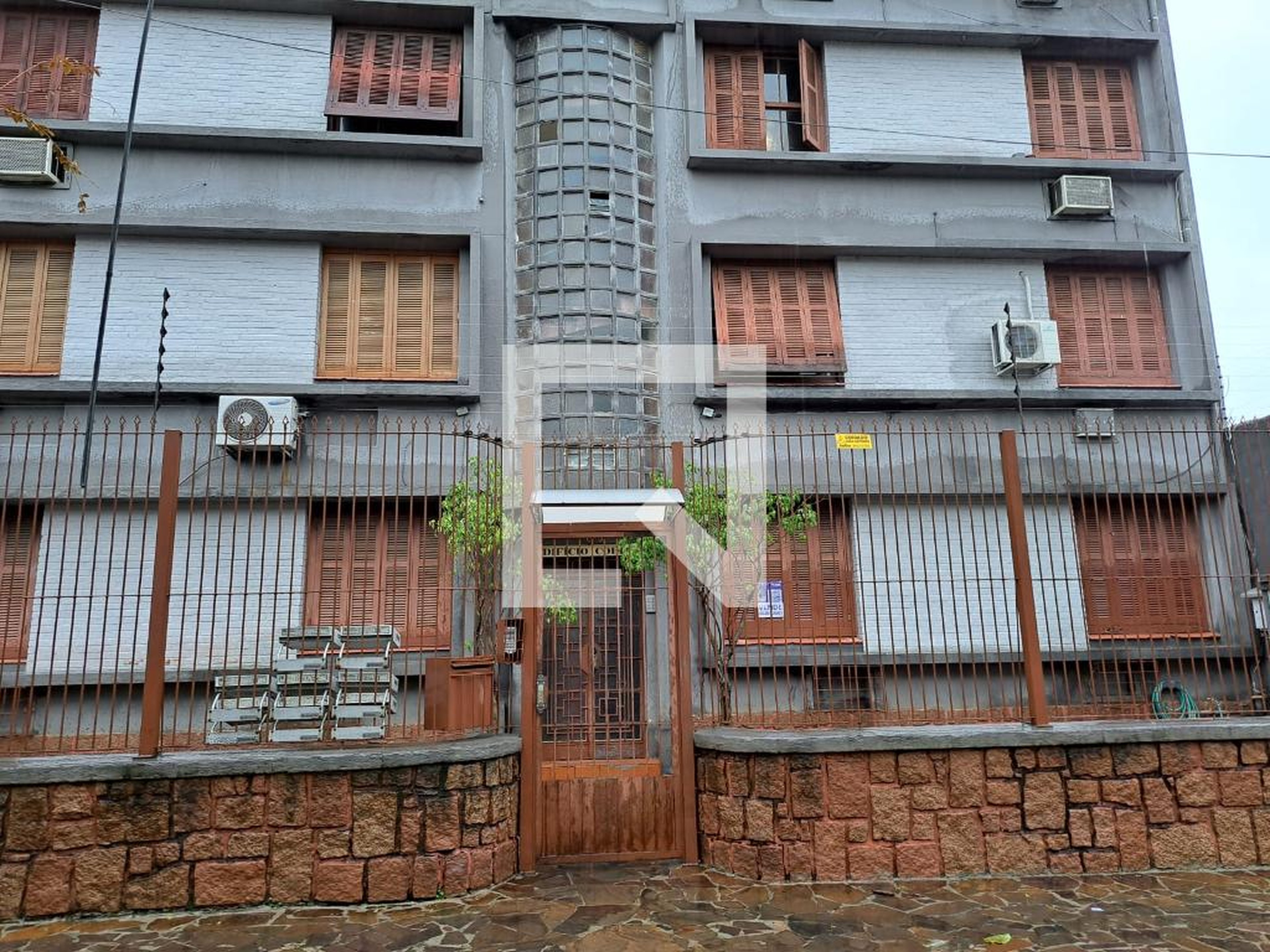 Fachada Condomínio em Rua São Carlos, 1085