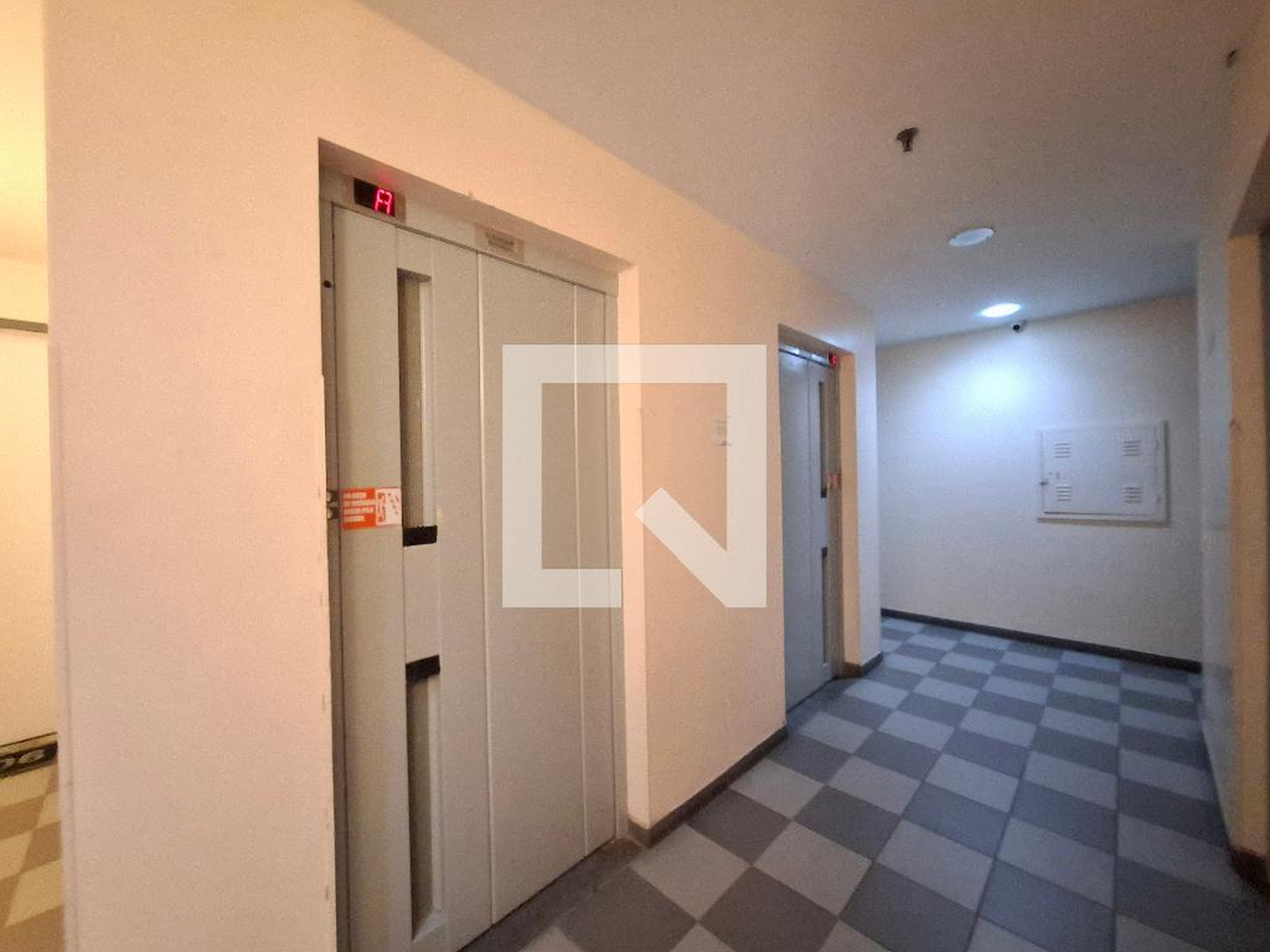 Elevador - Edificio Grand Bay Residence Service