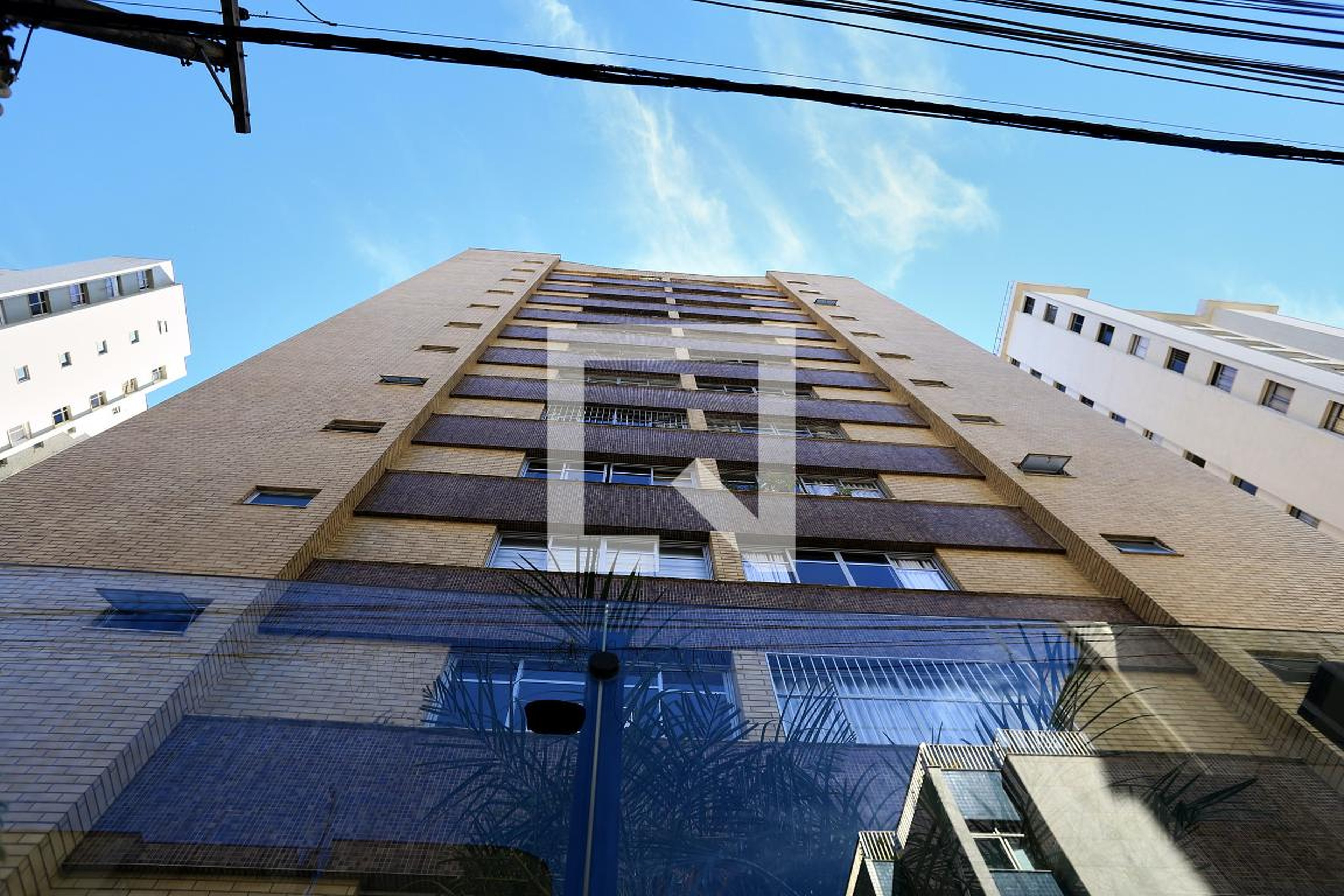 Fachada Condomínio em Rua Nunes Viêira, 385