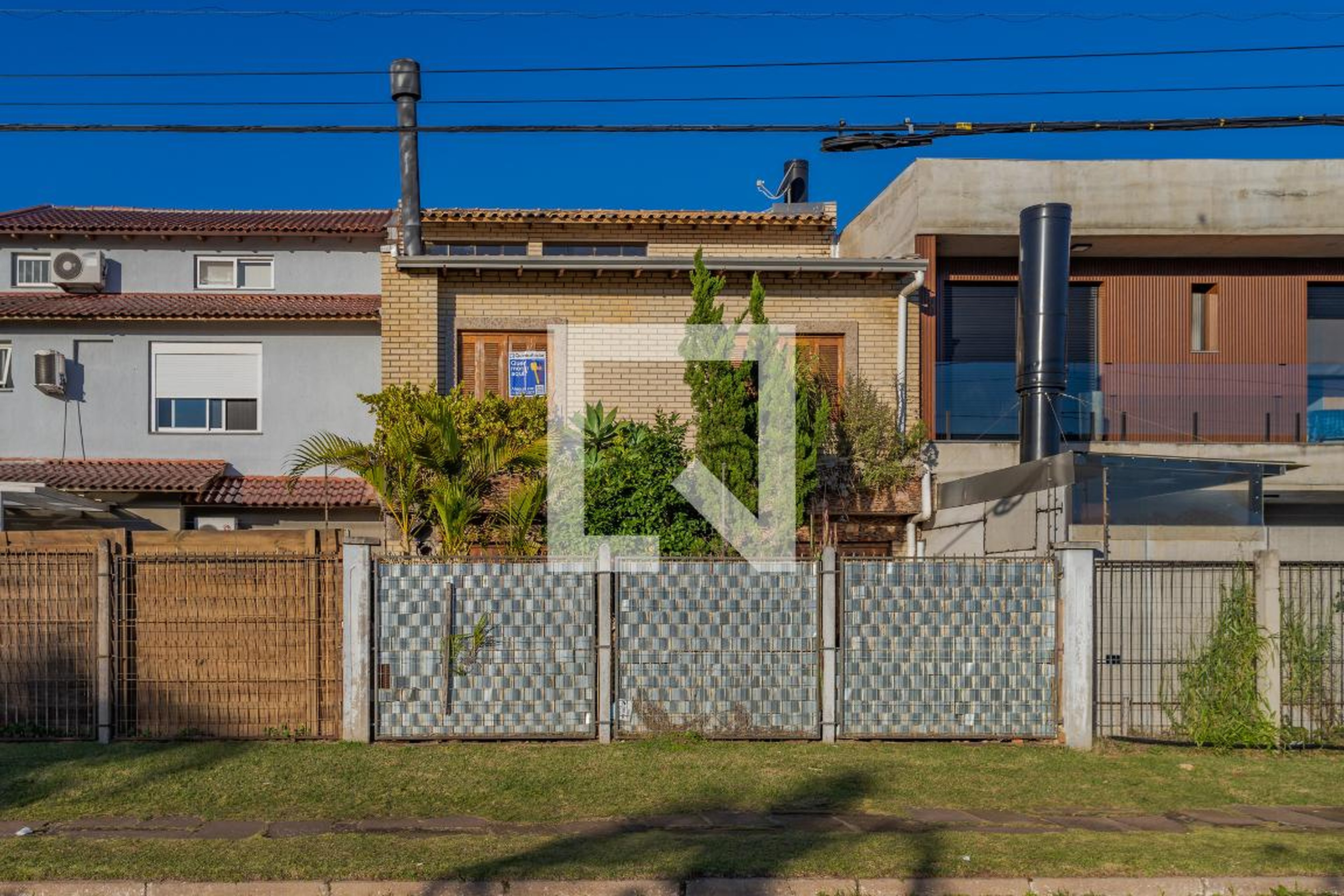 Fachada Condomínio em Rua Adalberto Severo de Moraes, 152