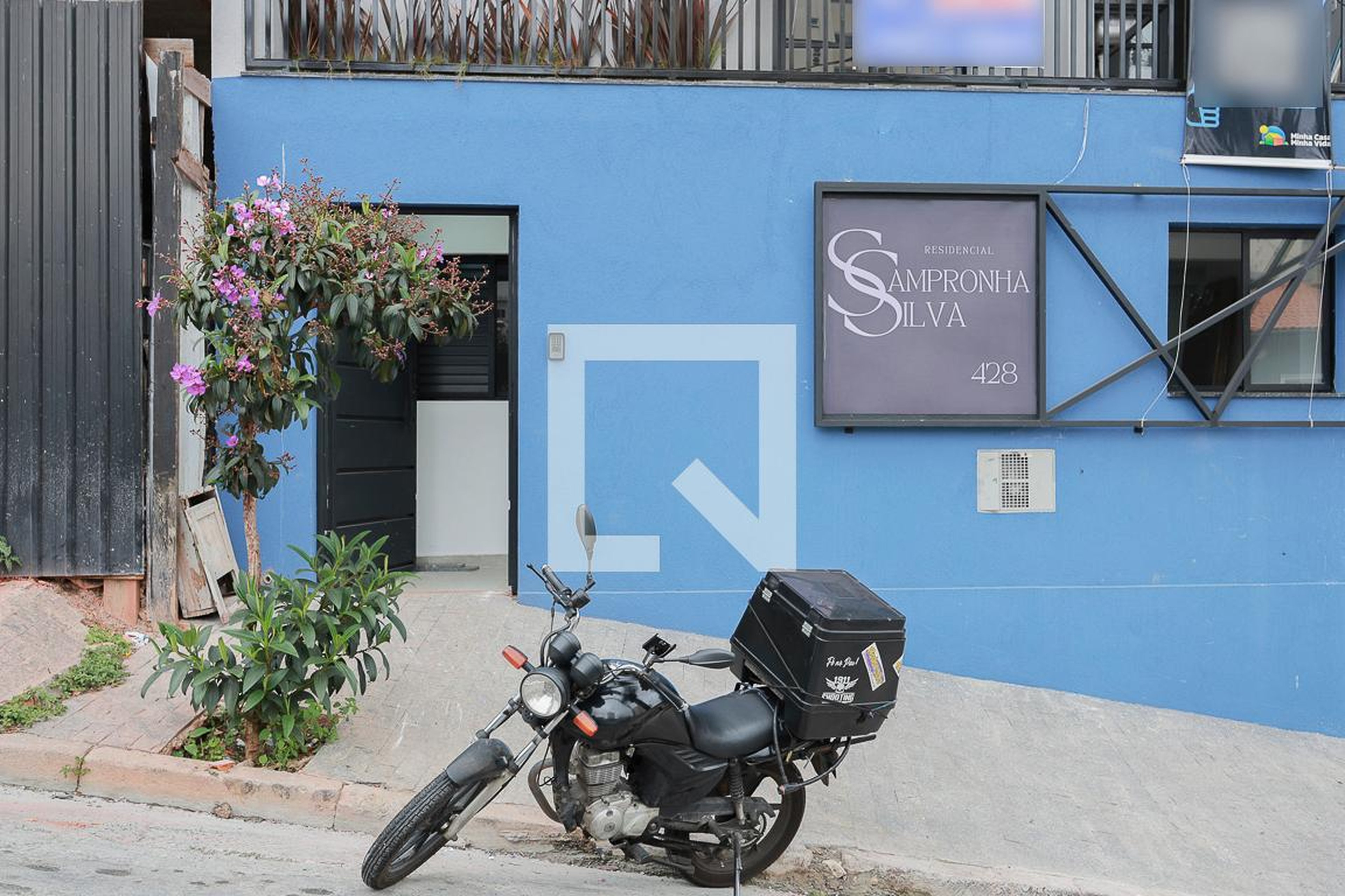 Fachada do condomínio Residencial Sampronha Silva