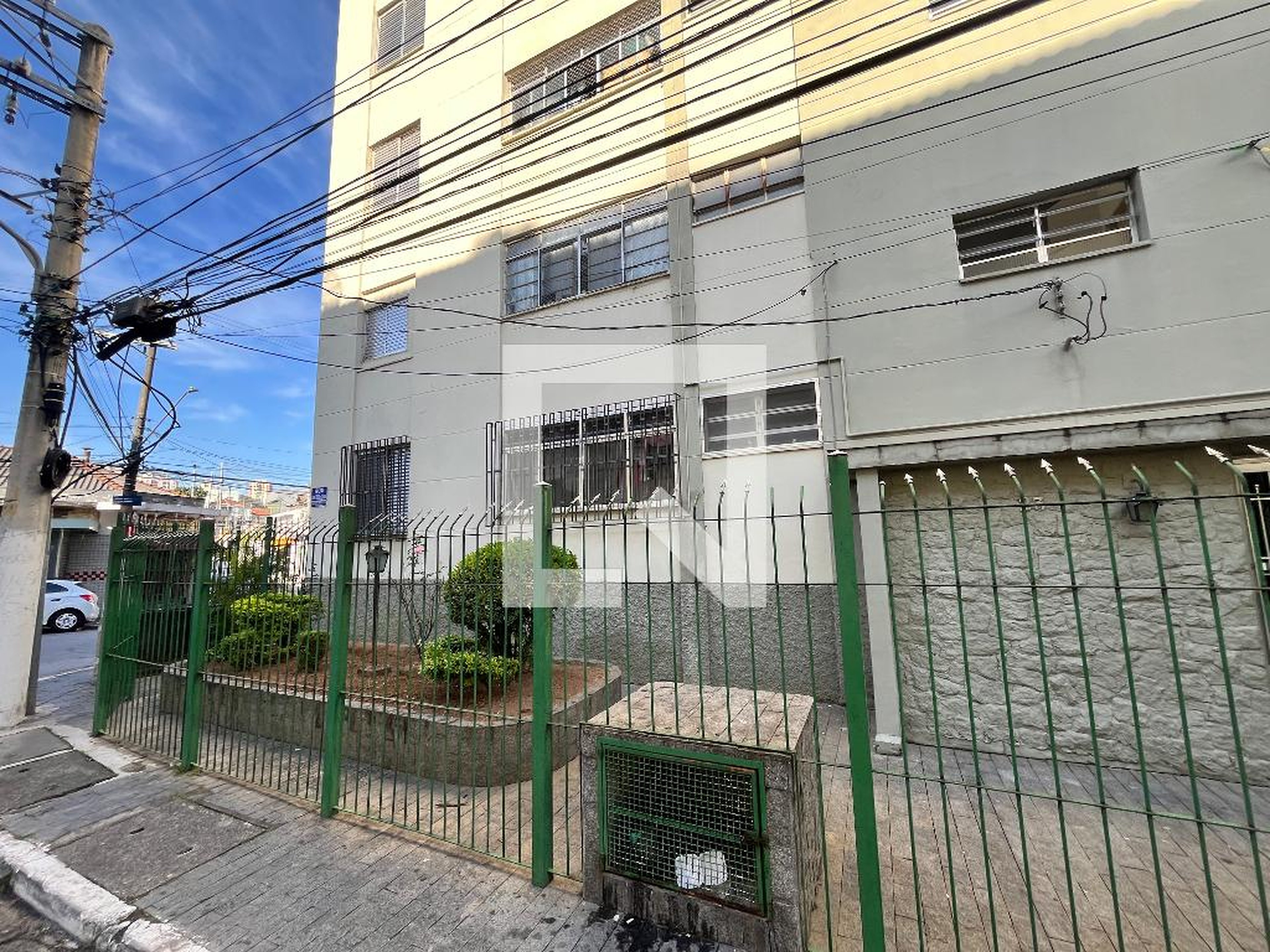 Fachada Condomínio em Rua Jaime Adour da Câmara, 23