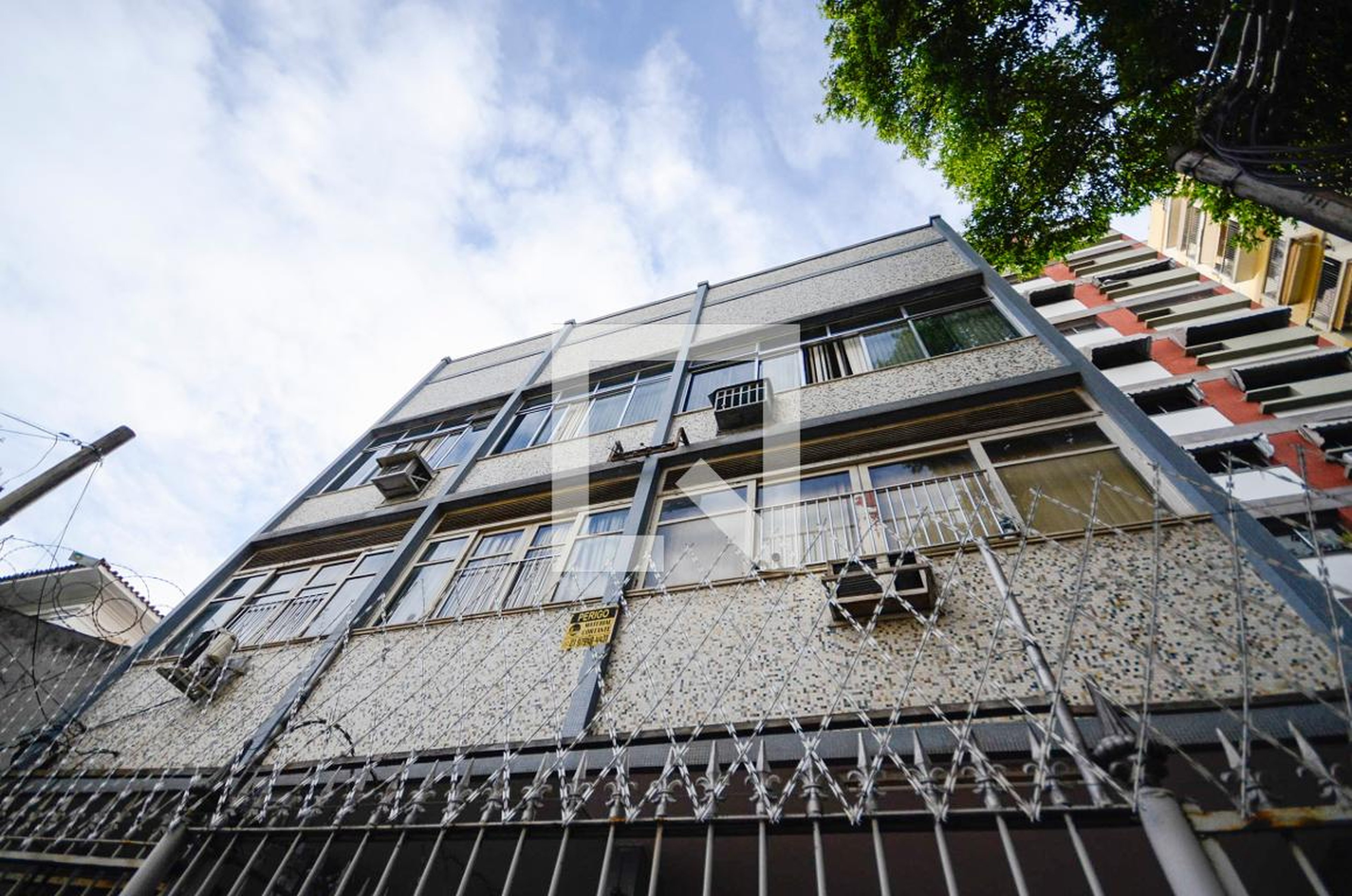 Fachada Condomínio em Rua Duque de Caxias, 44