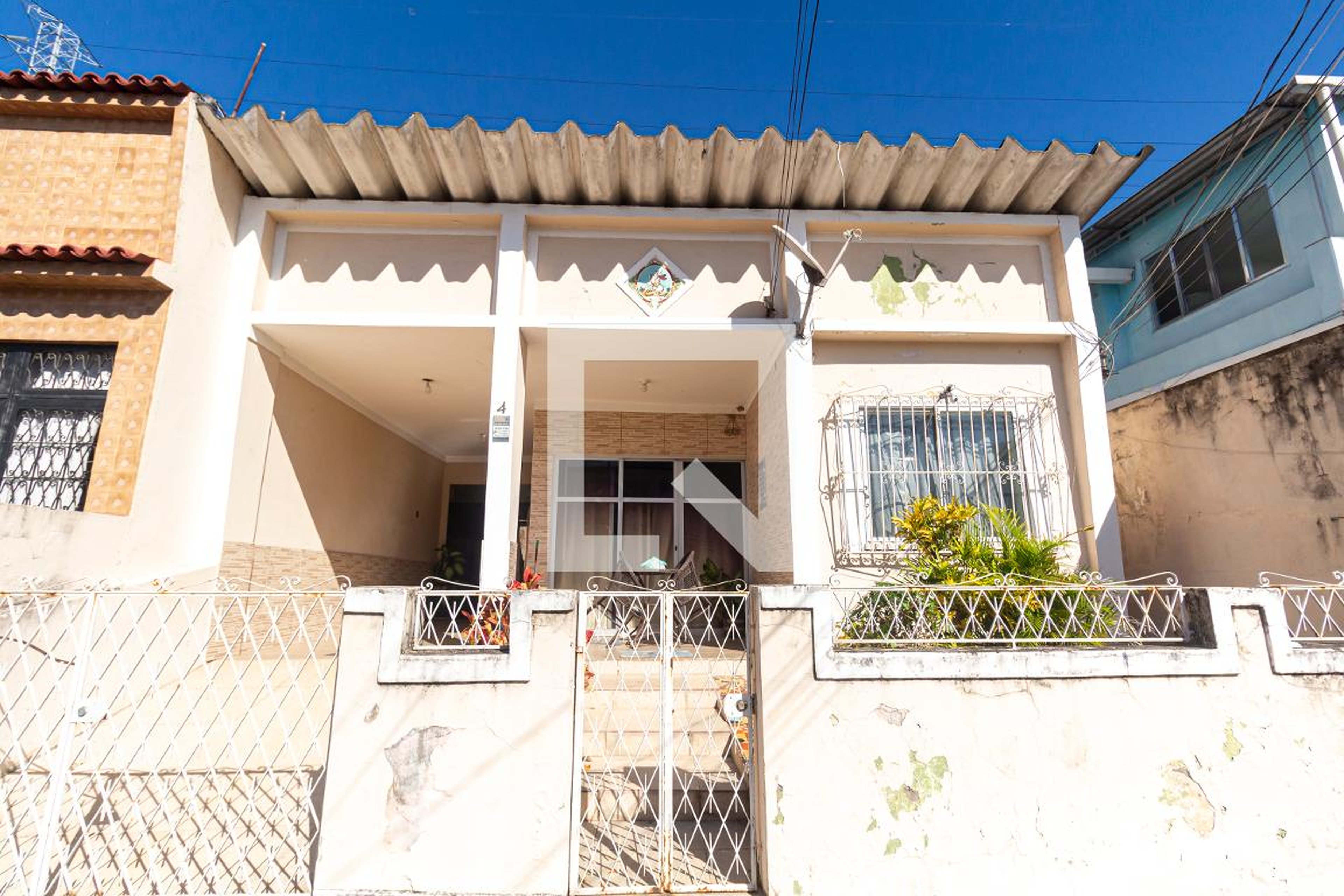 Fachada Condomínio em Rua Padre Telêmaco, 232