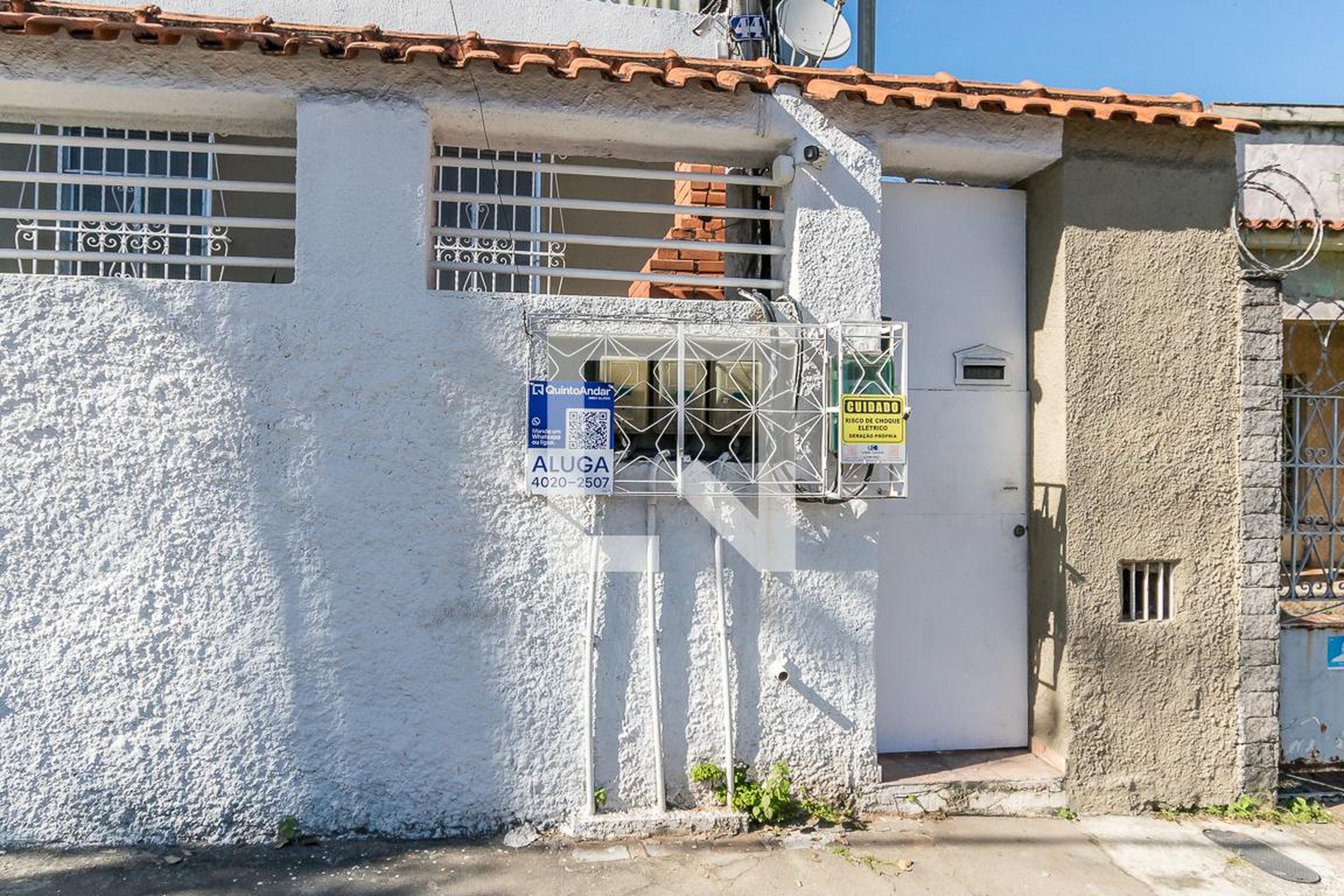Fachada Condomínio em Rua Nabôr do Rêgo, 44