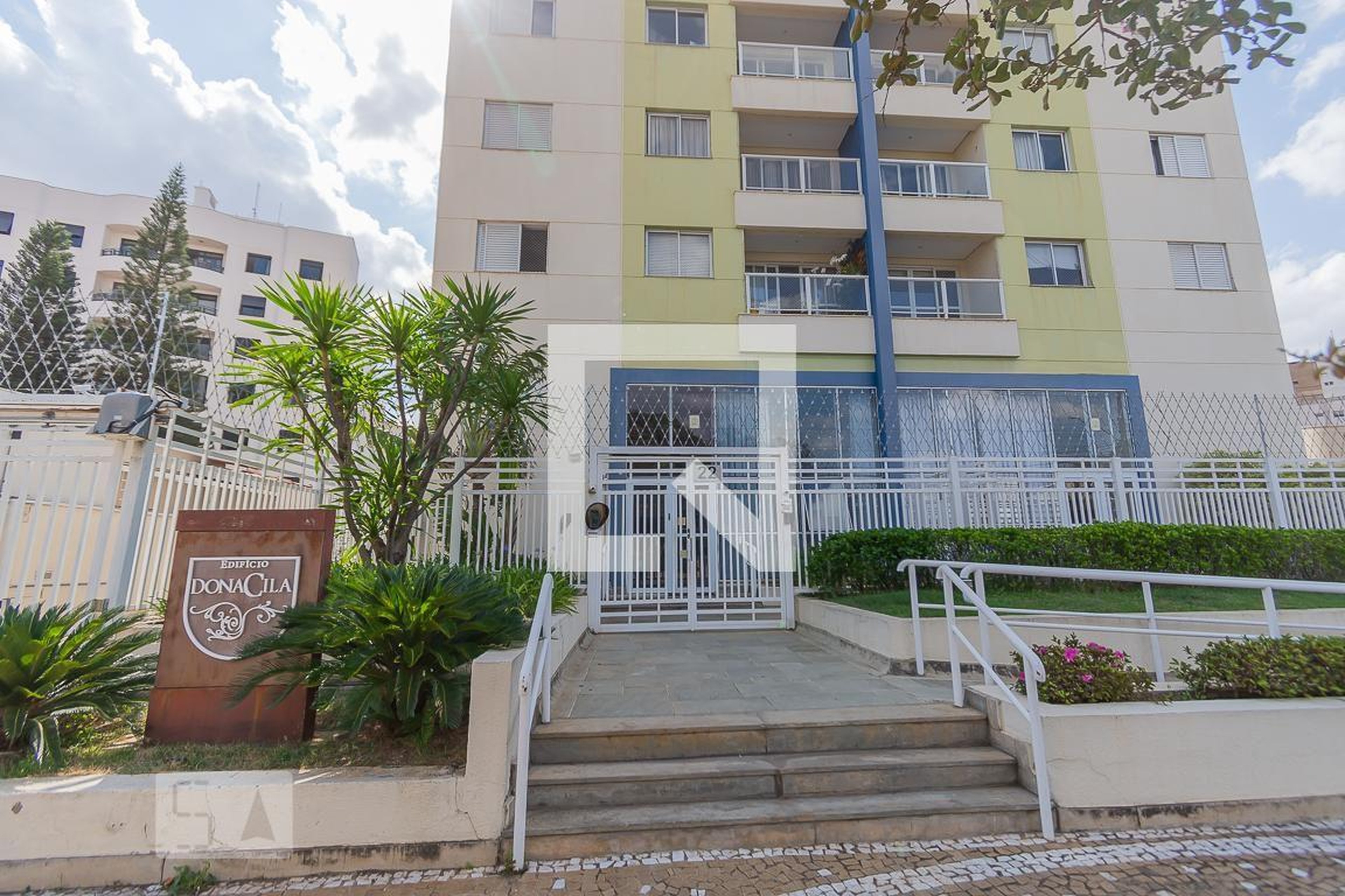 Fachada do Condomínio Condomínio Dona Cila