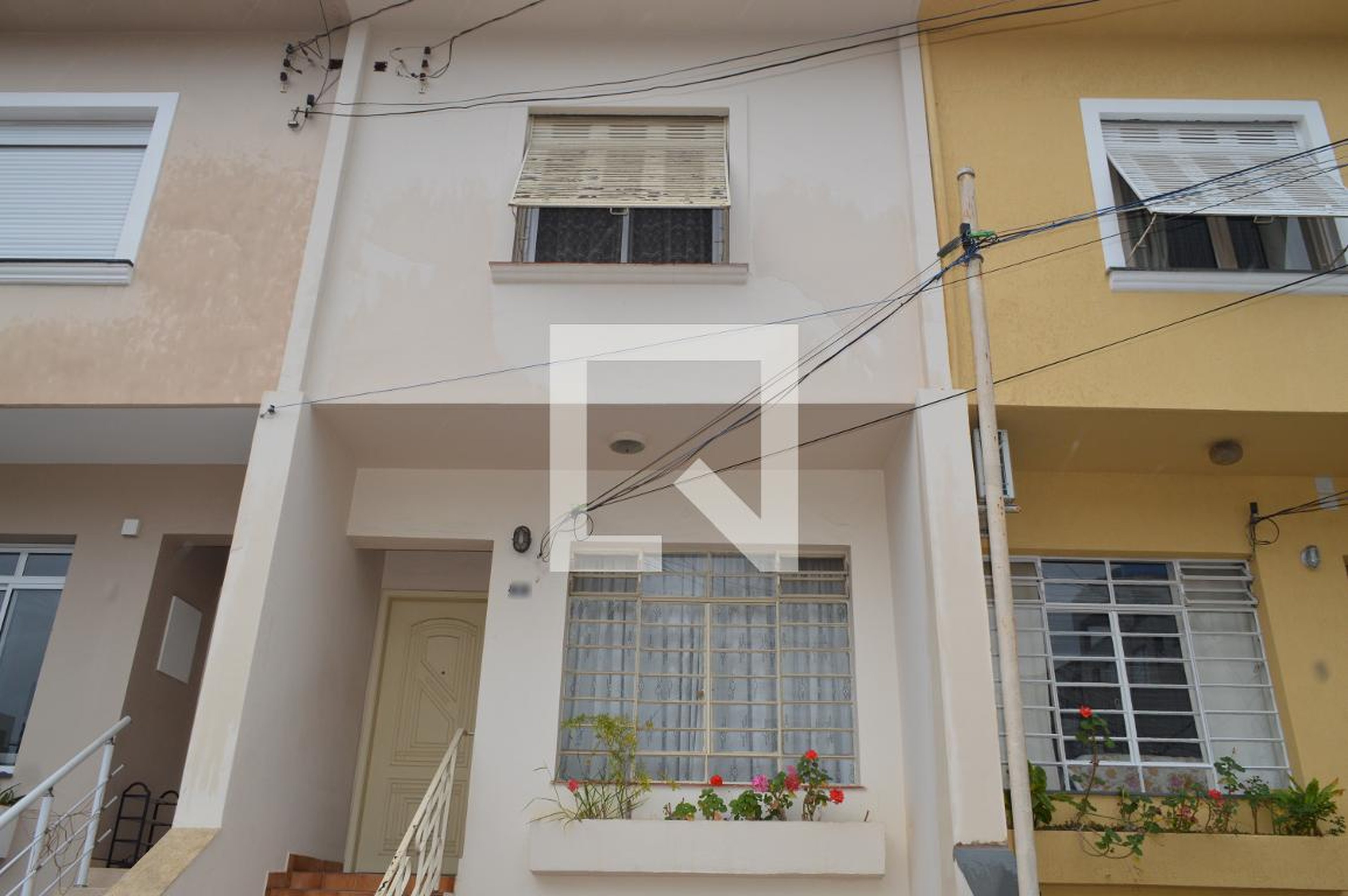 Fachada Condomínio em Rua Gregório Serrão, 3