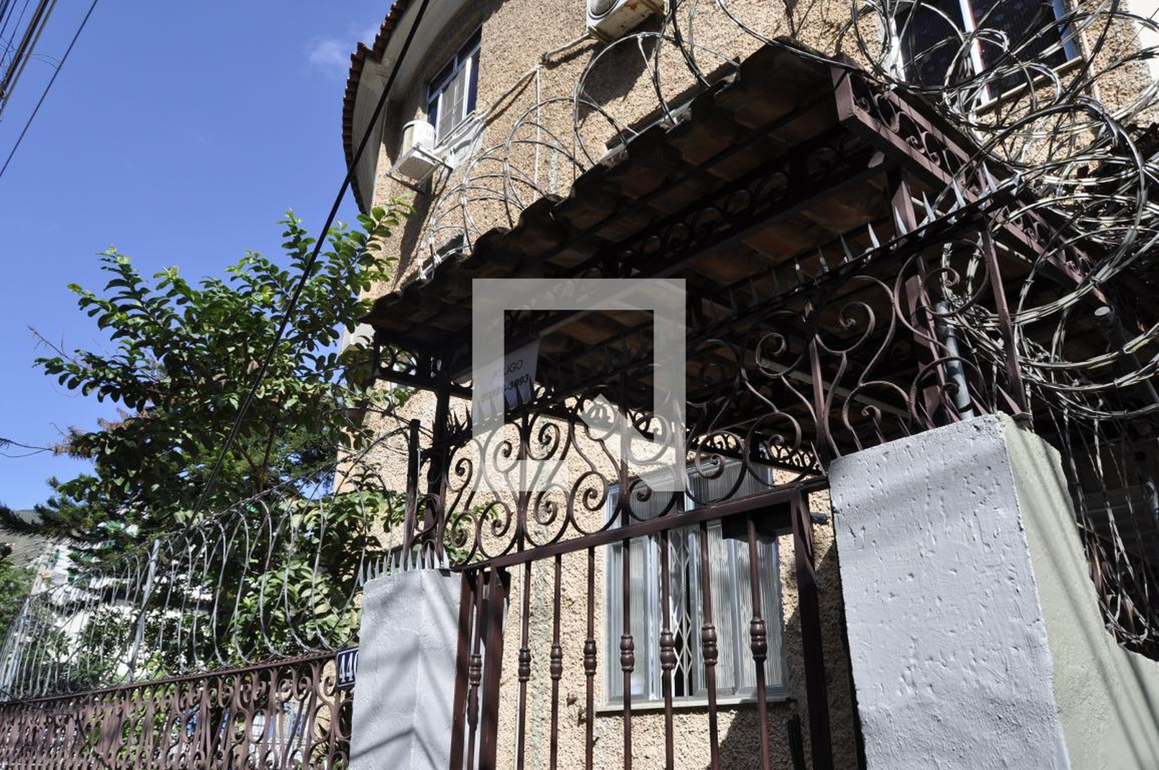 Fachada Condomínio em Rua Pedro de Carvalho, 440