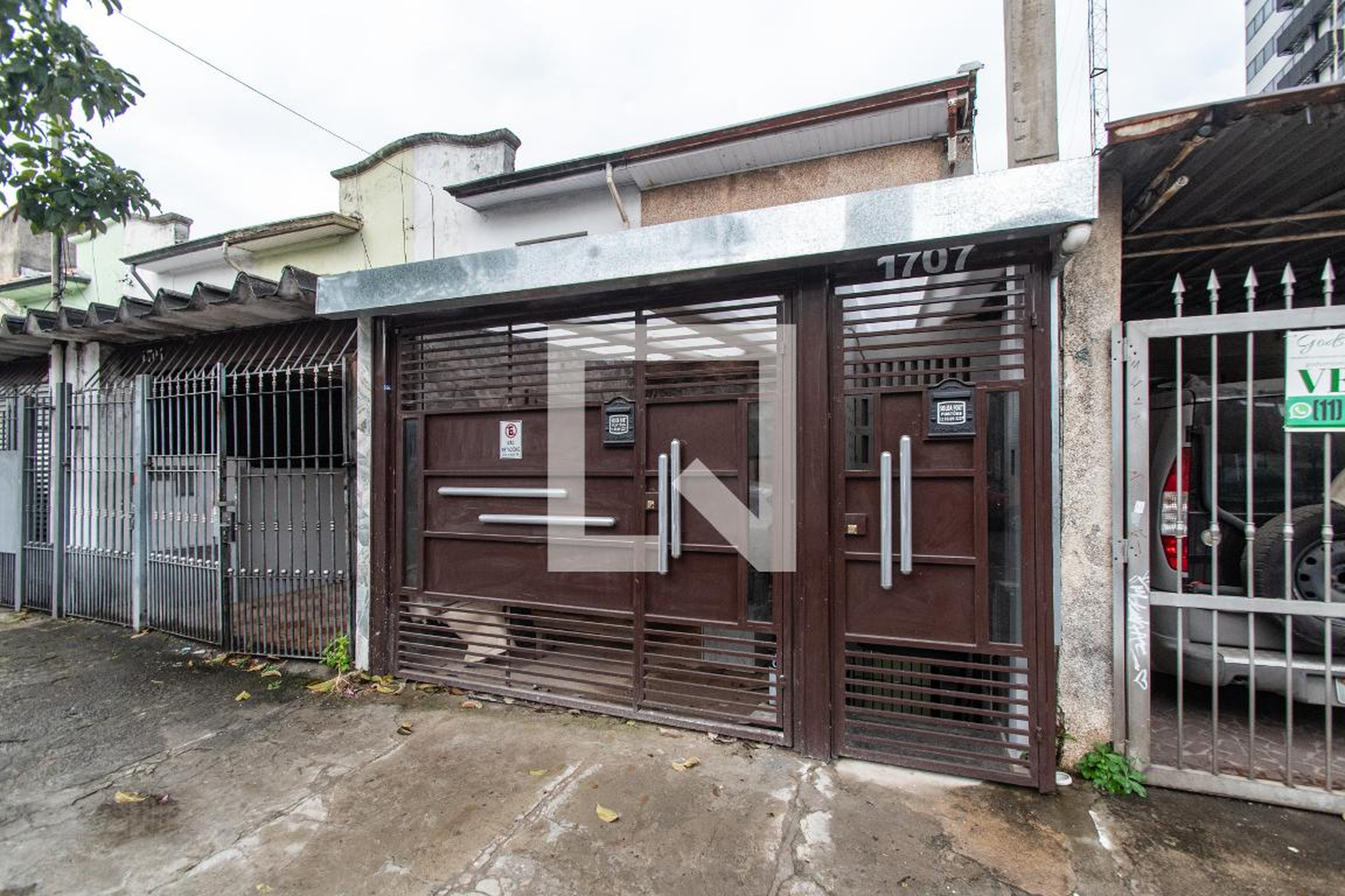 Fachada Condomínio em Rua Lino Coutinho, 1707