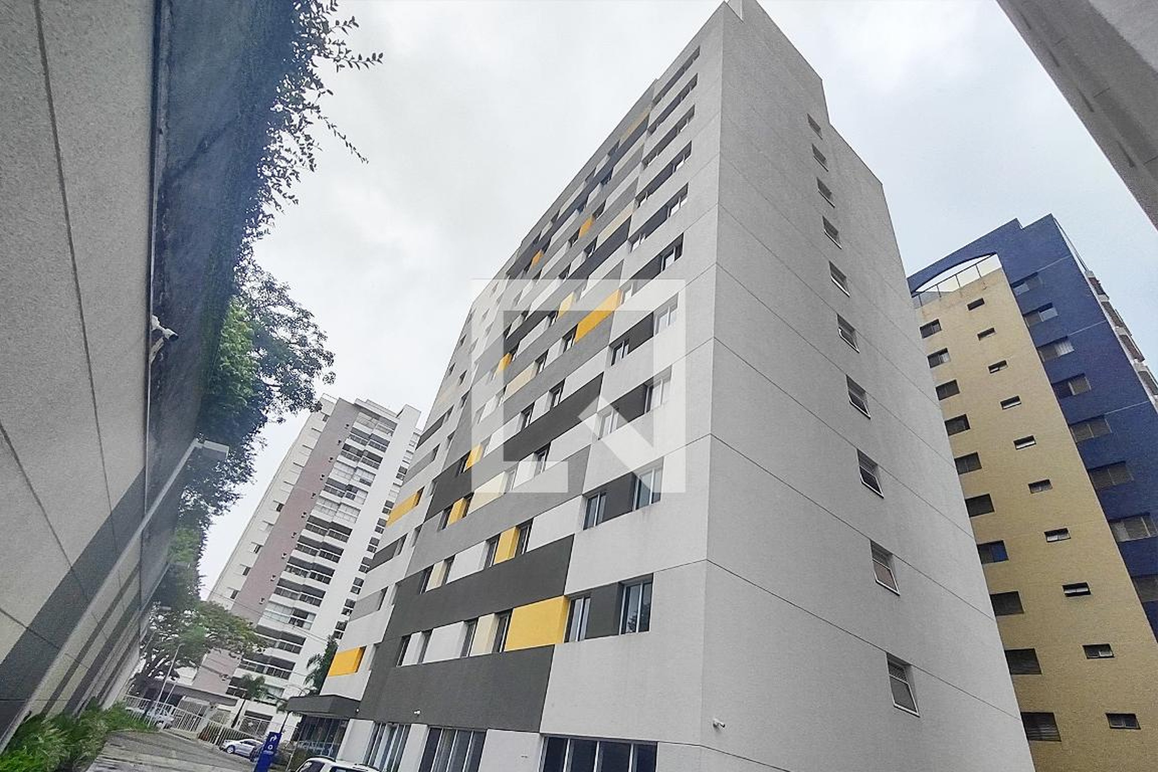 Fachada Condomínio em Rua Alegre, 607