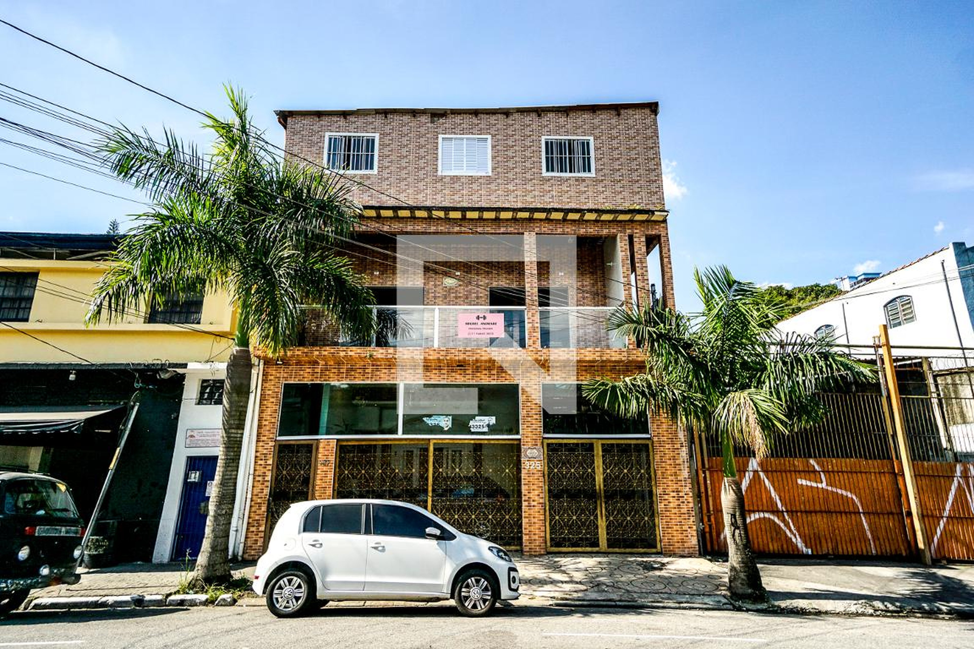 Fachada Condomínio em Rua Maria Carlota, 325
