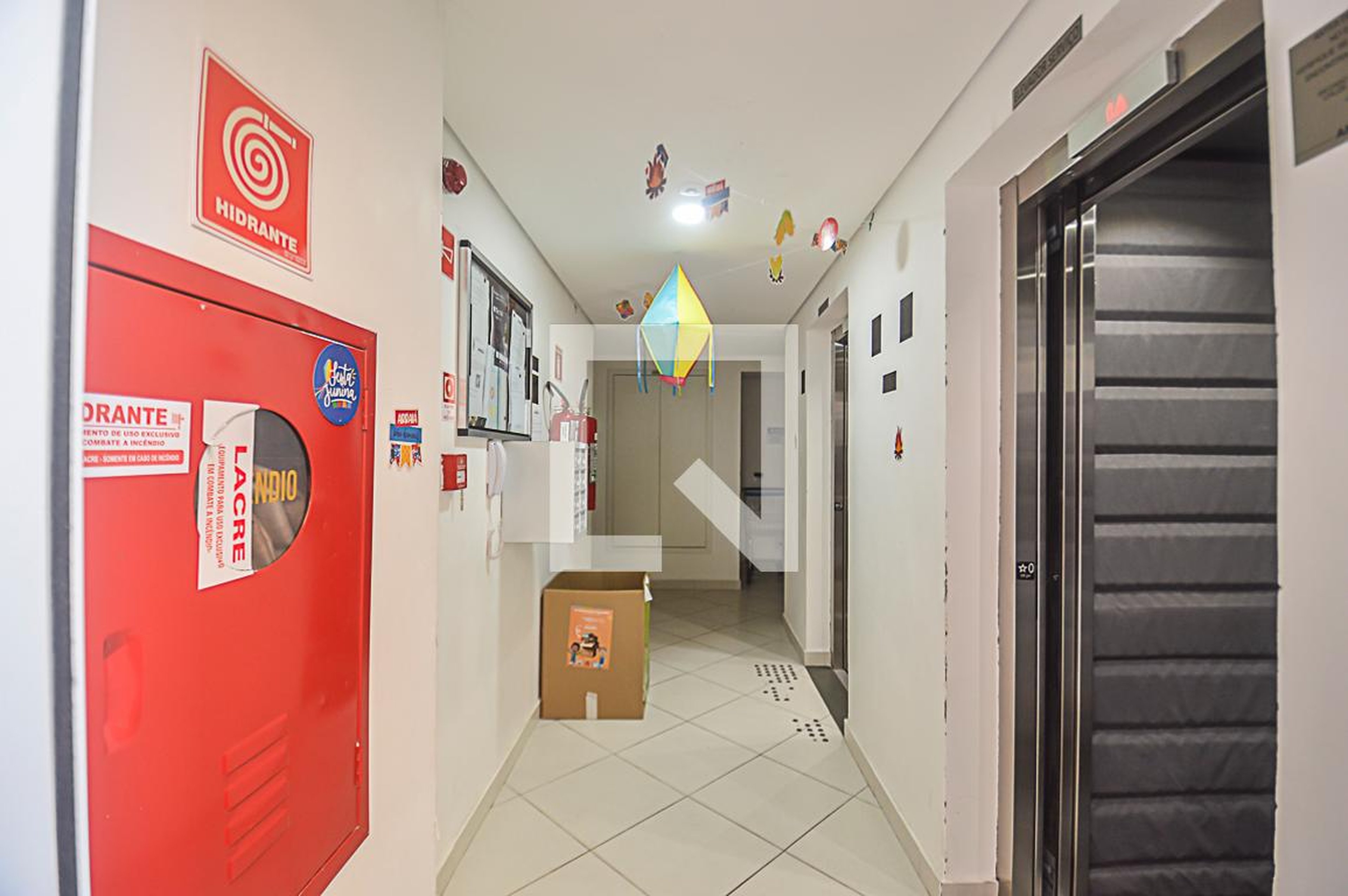 Hall de entrada - América MBIGUCCI