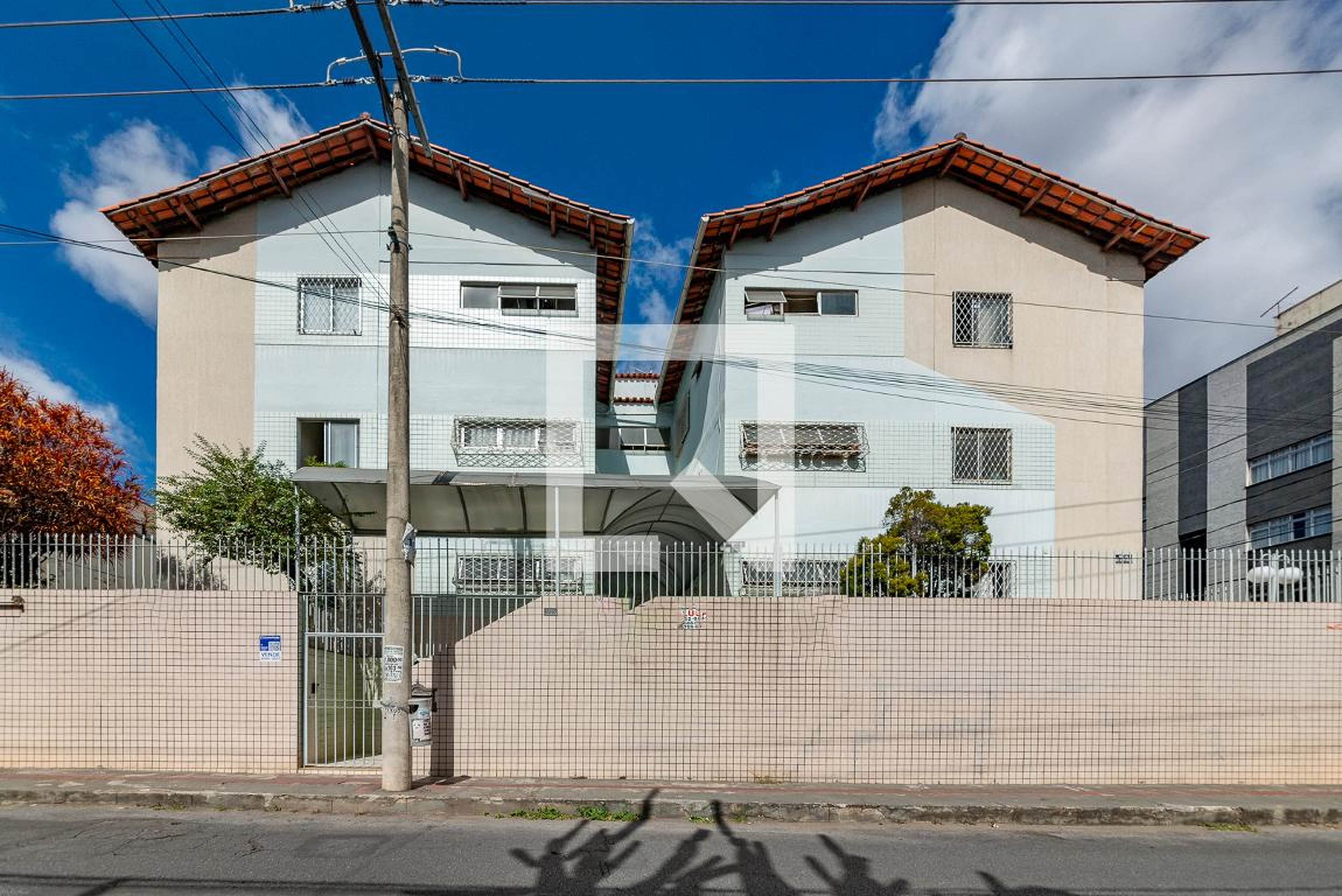 Fachada Condomínio em Rua Belmiro Braga, 1265