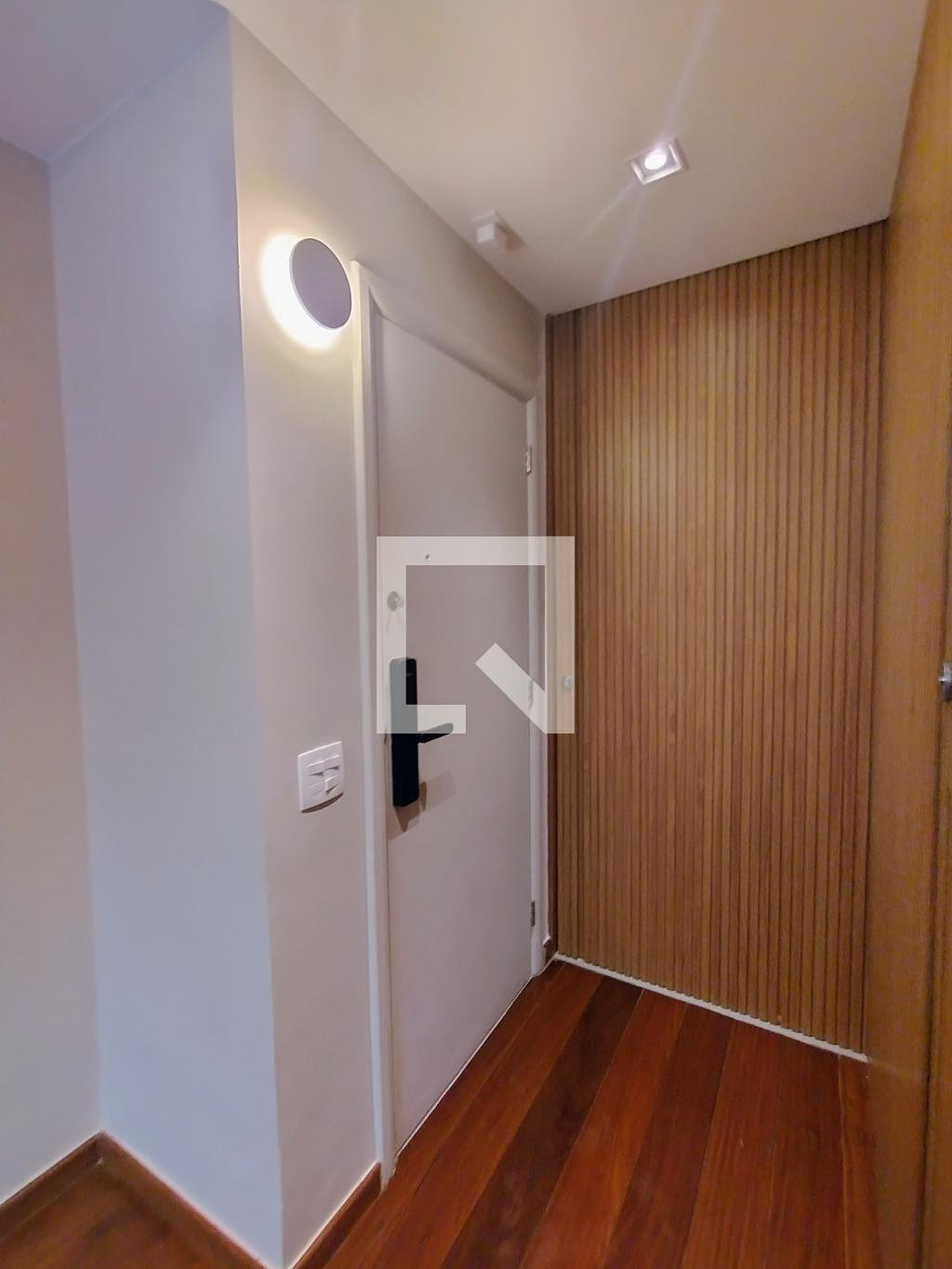 Entrada Condomínio em Rua Clóvis Salgado, 570