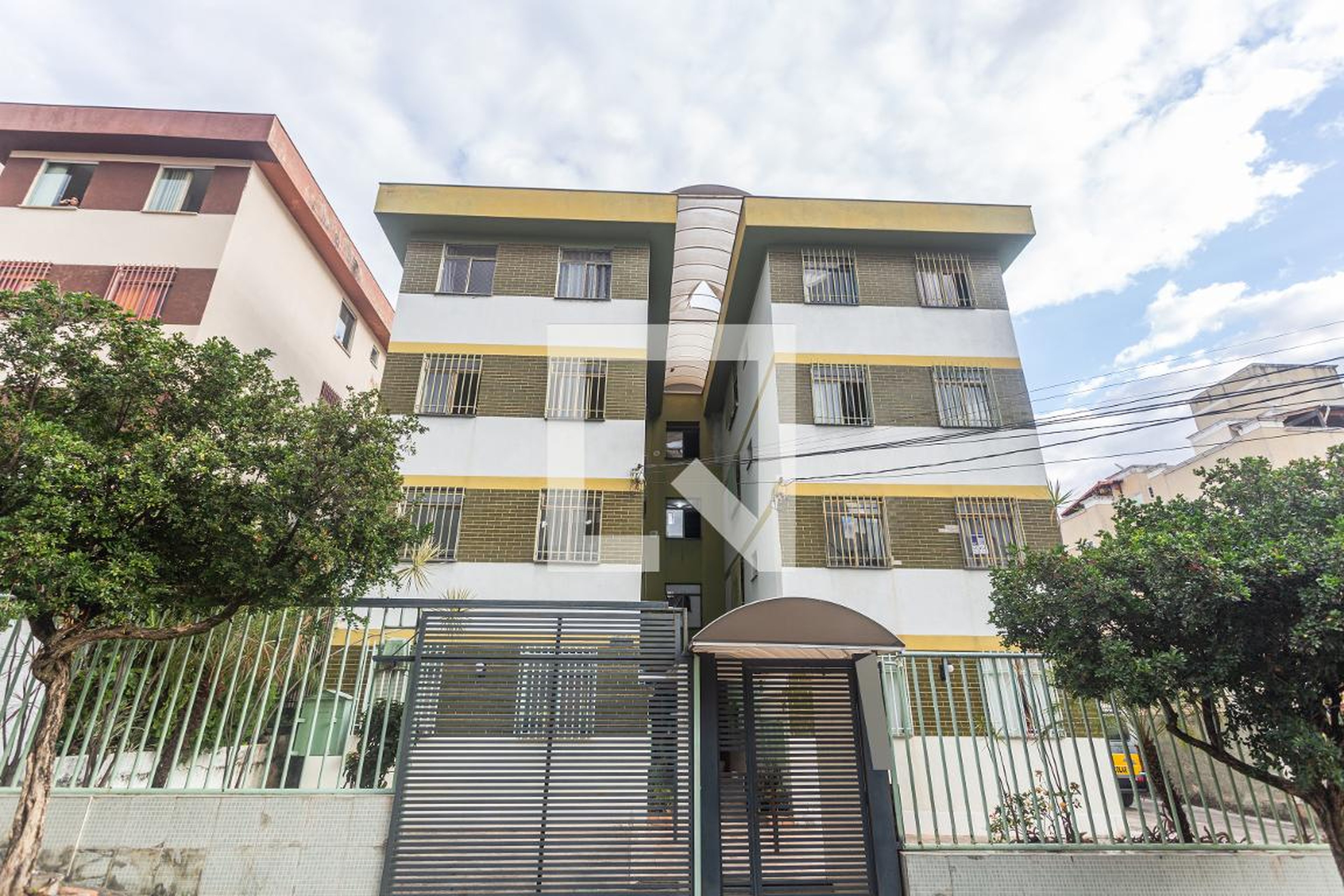 Fachada Condomínio em Rua Maria Martins Guimarães, 1568