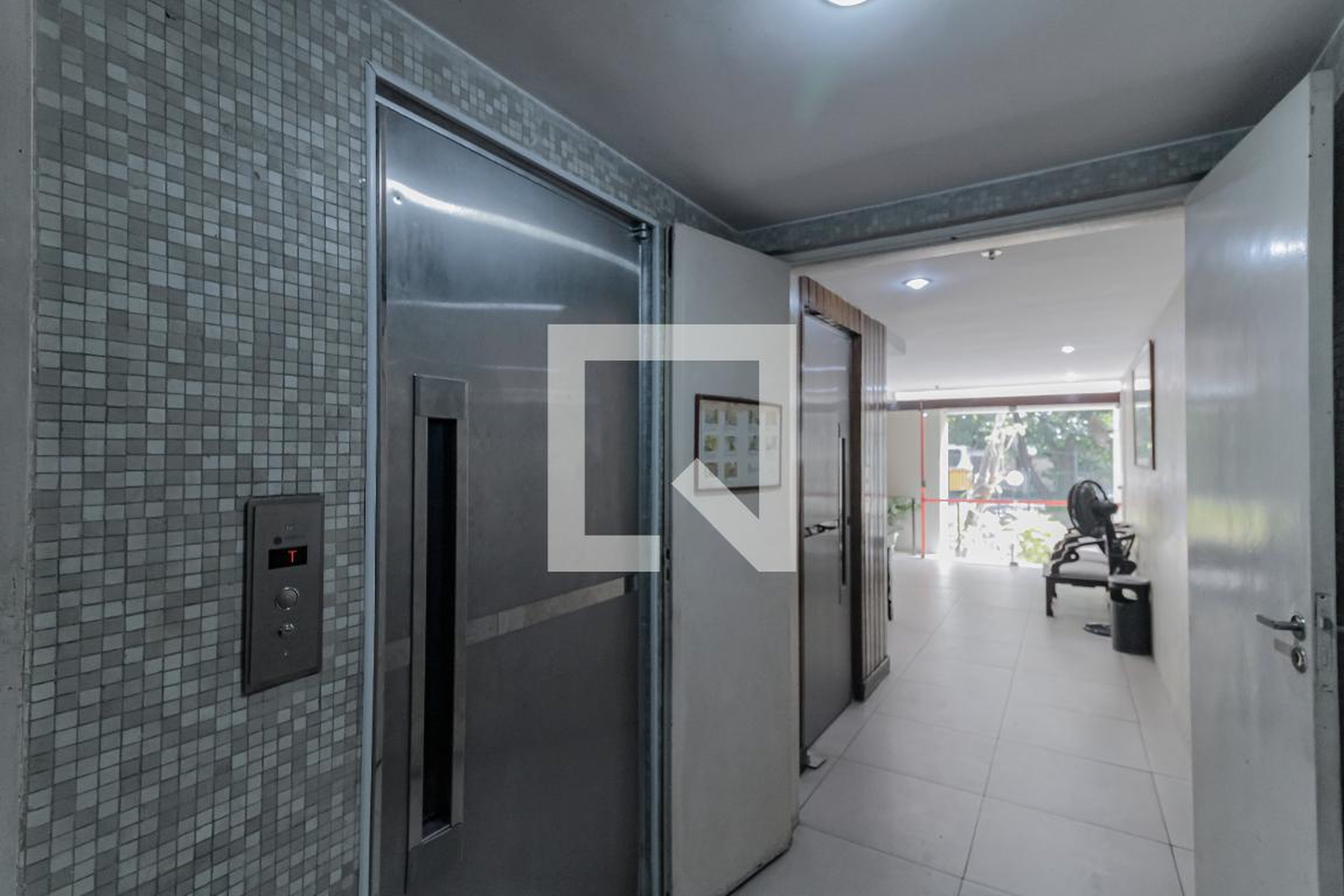 Elevador - Edifício Lord Kinlay