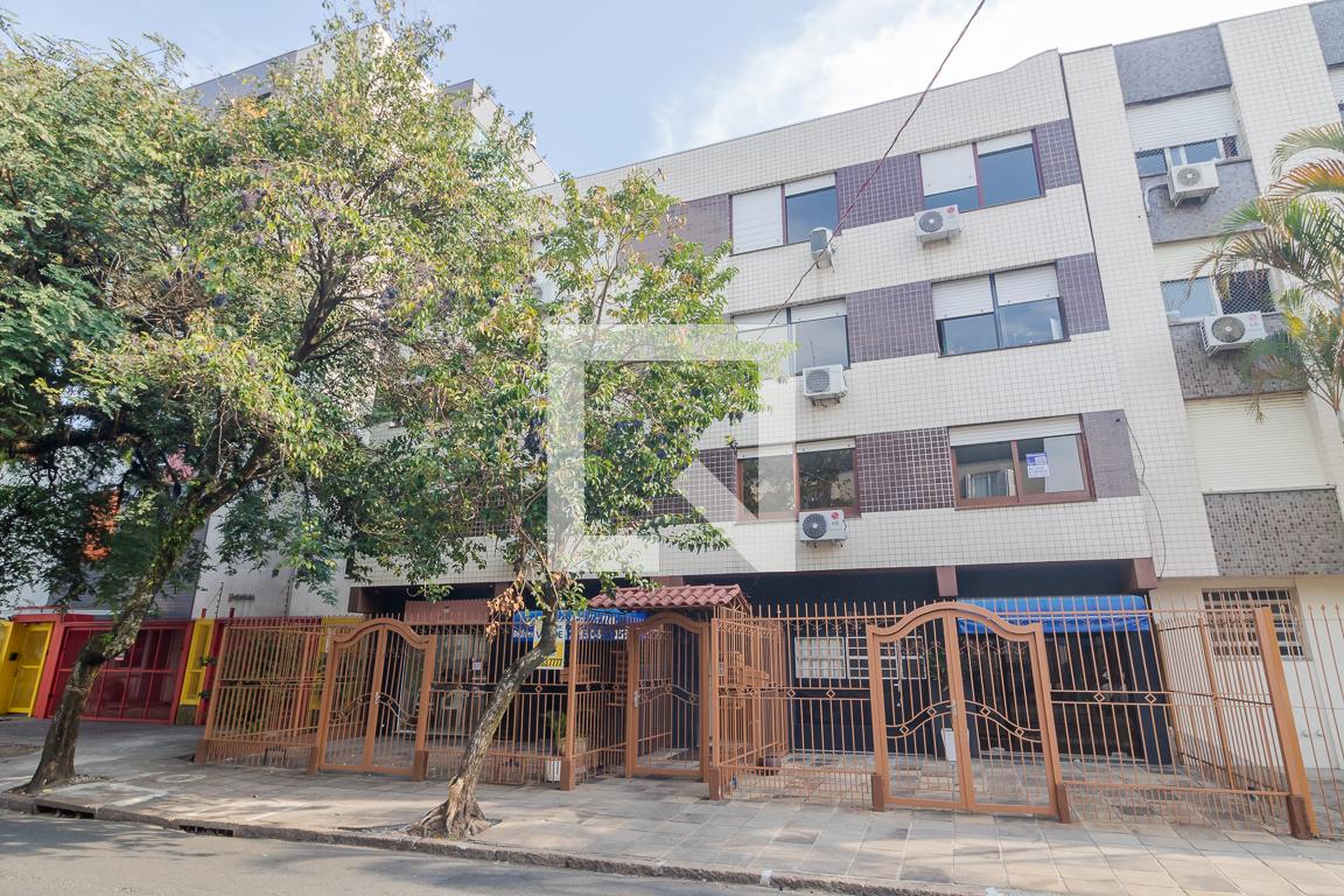 Fachada Condomínio em Rua General Lima e Silva, 1585