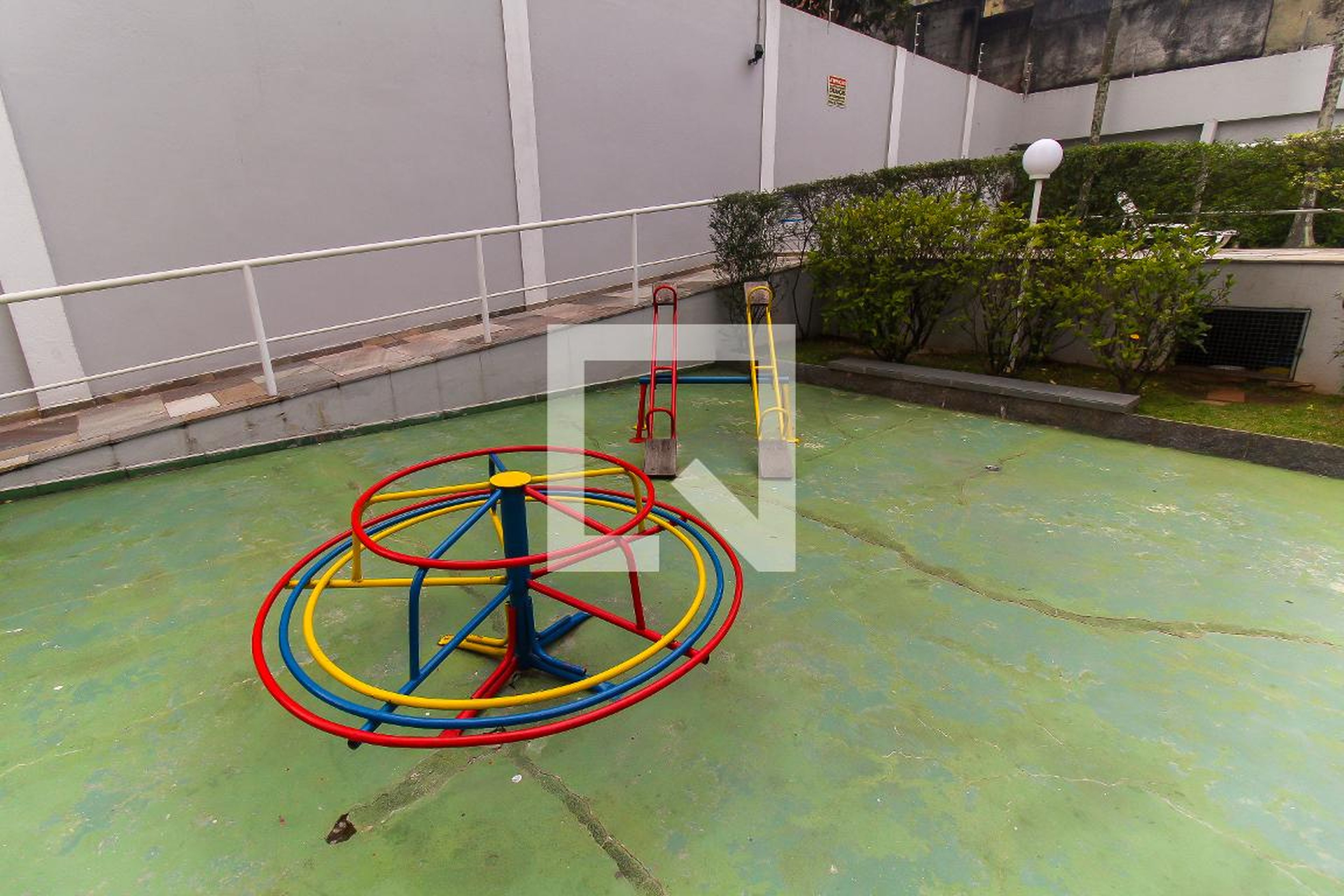 Playground - Elita Rouxinol