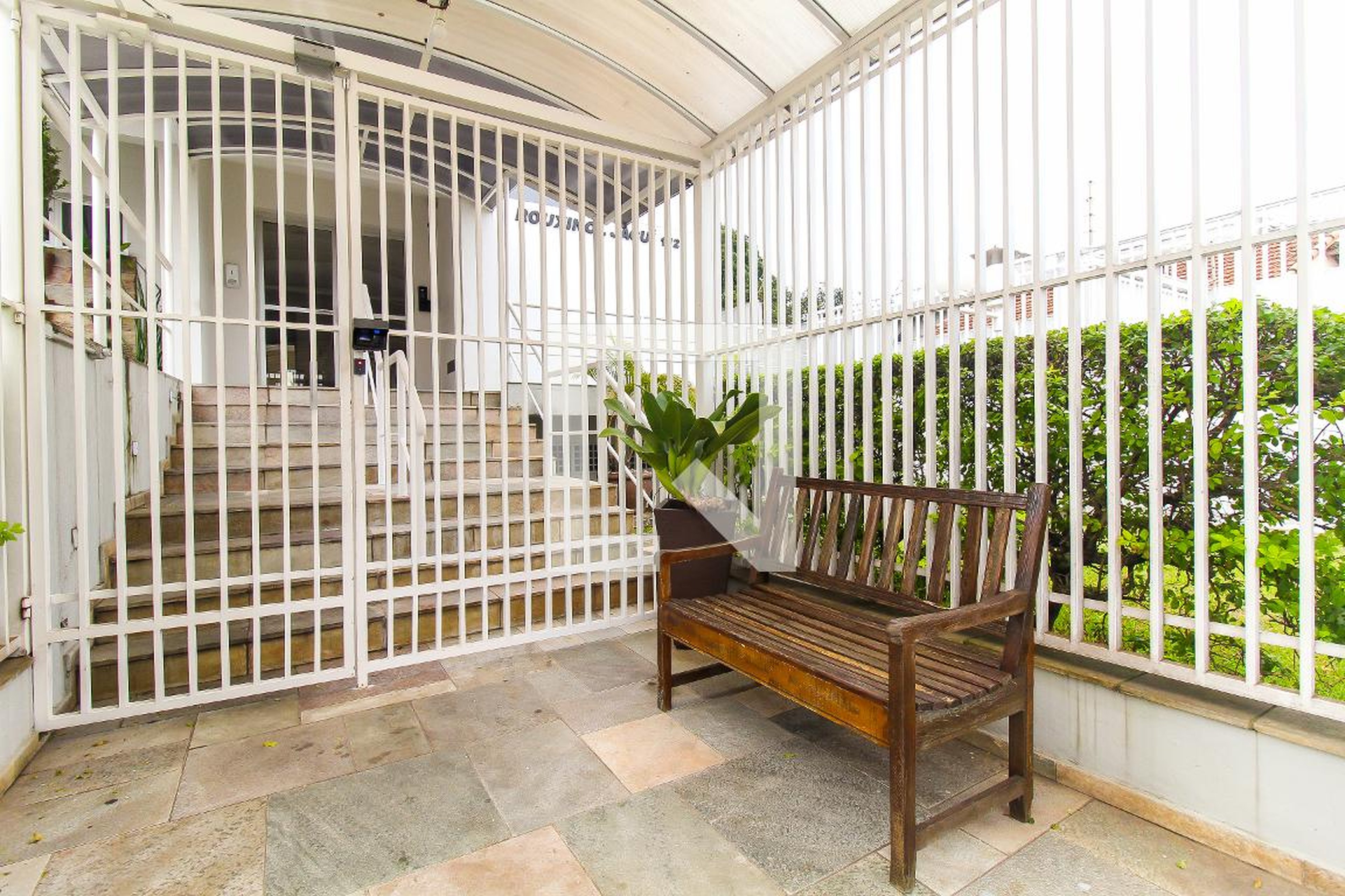 Entrada - Elita Rouxinol