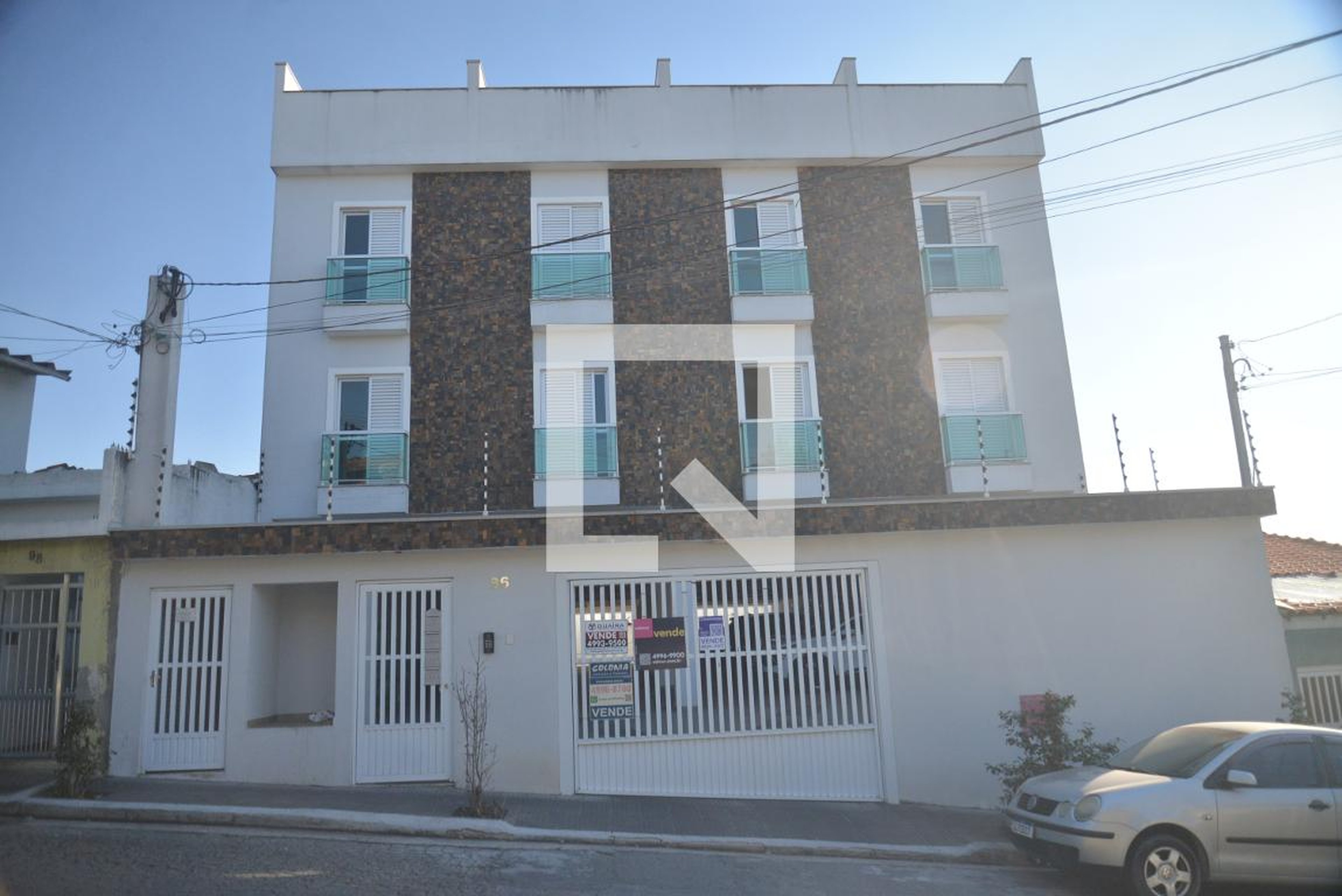 Fachada do Prédio Condomínio em Rua Haiti, 86