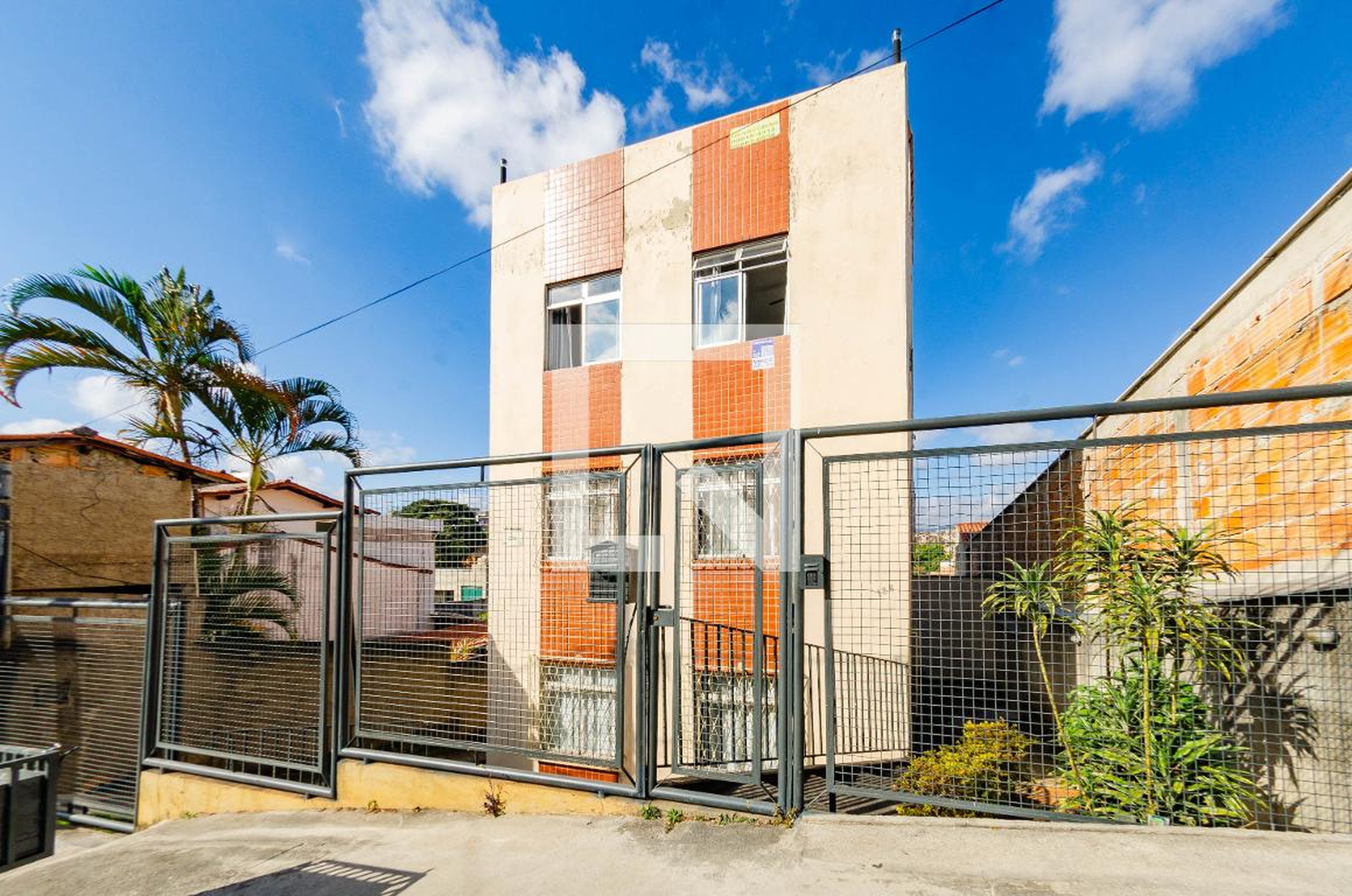 Fachada Condomínio em Rua Peroba do Campo, 126