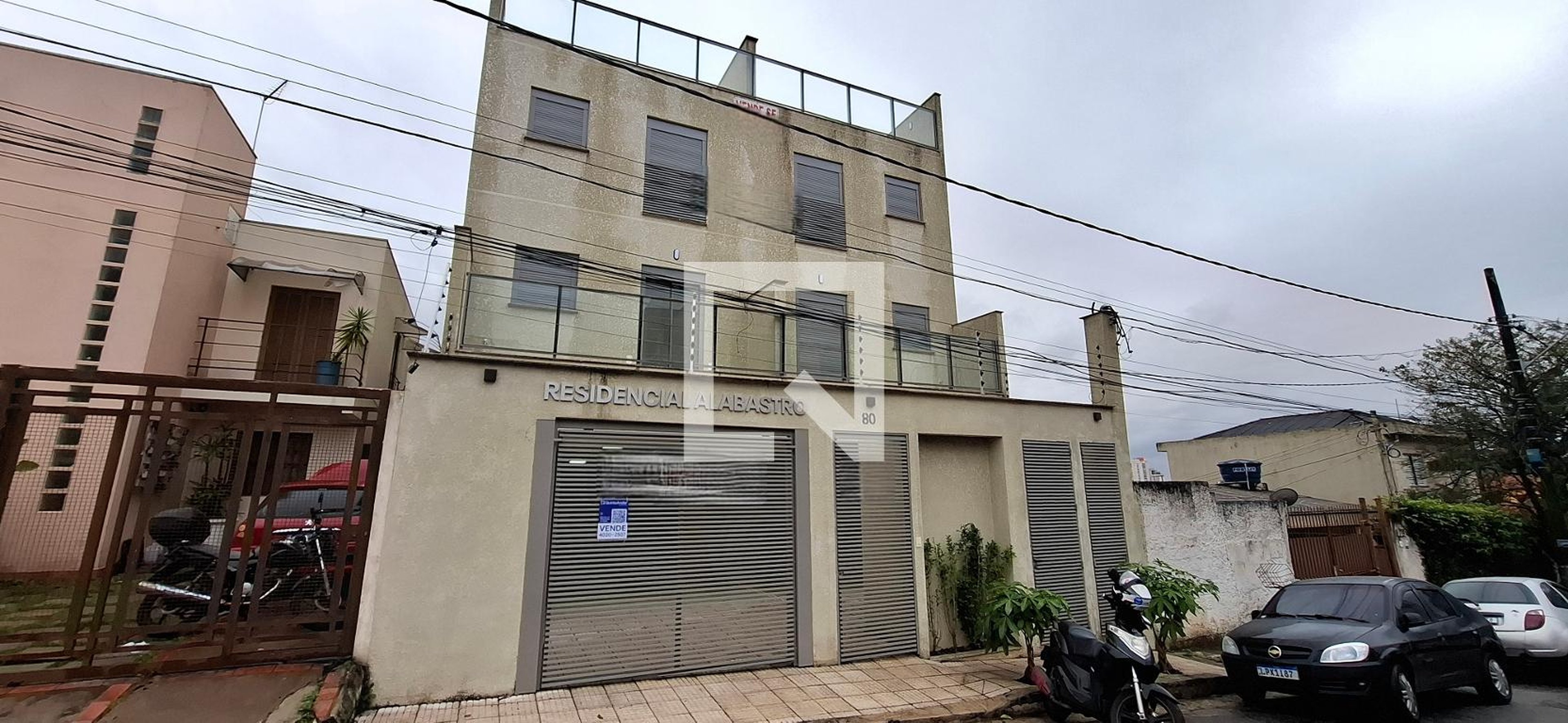 Fachada Condomínio em Rua Alabastro, 80