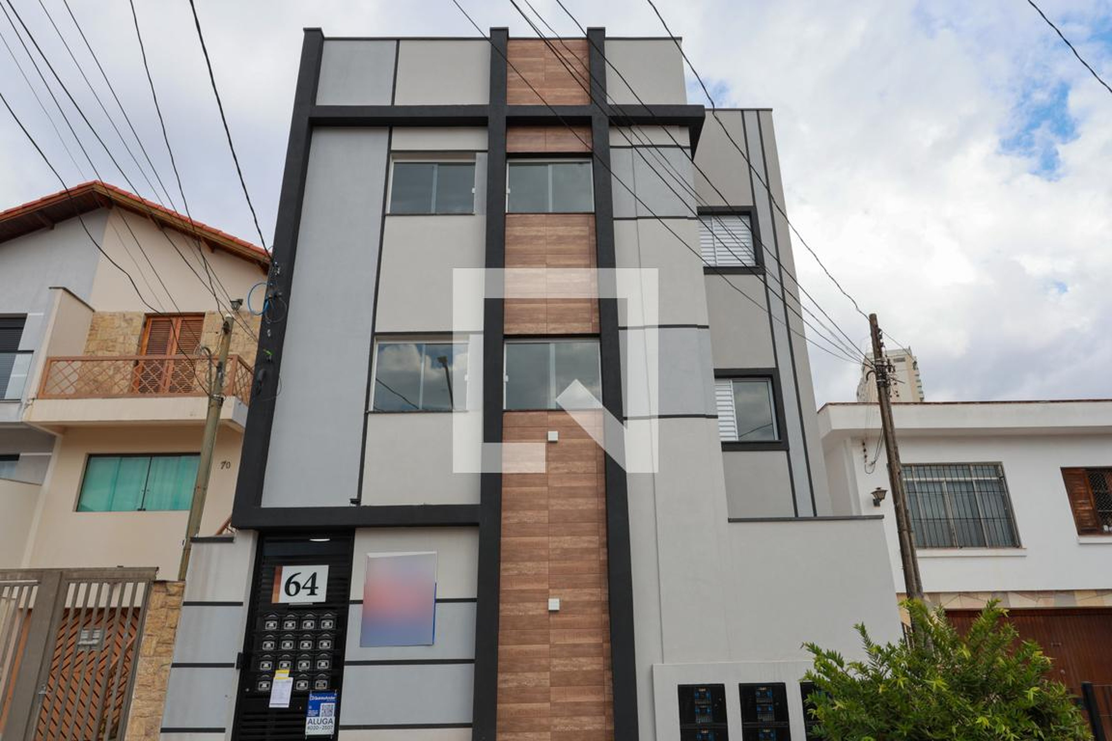 Fachada do prédio Condomínio em Rua Doutor José Alves Aranha, 64