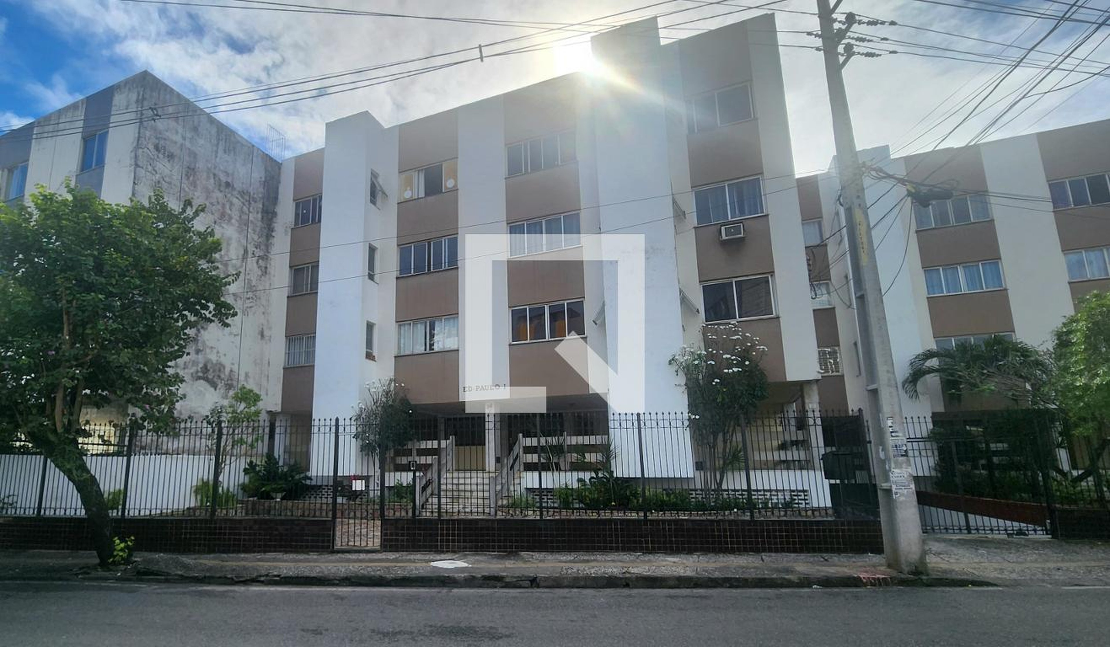 Fachada do Prédio Condomínio em Avenida Cardeal da Silva, 32