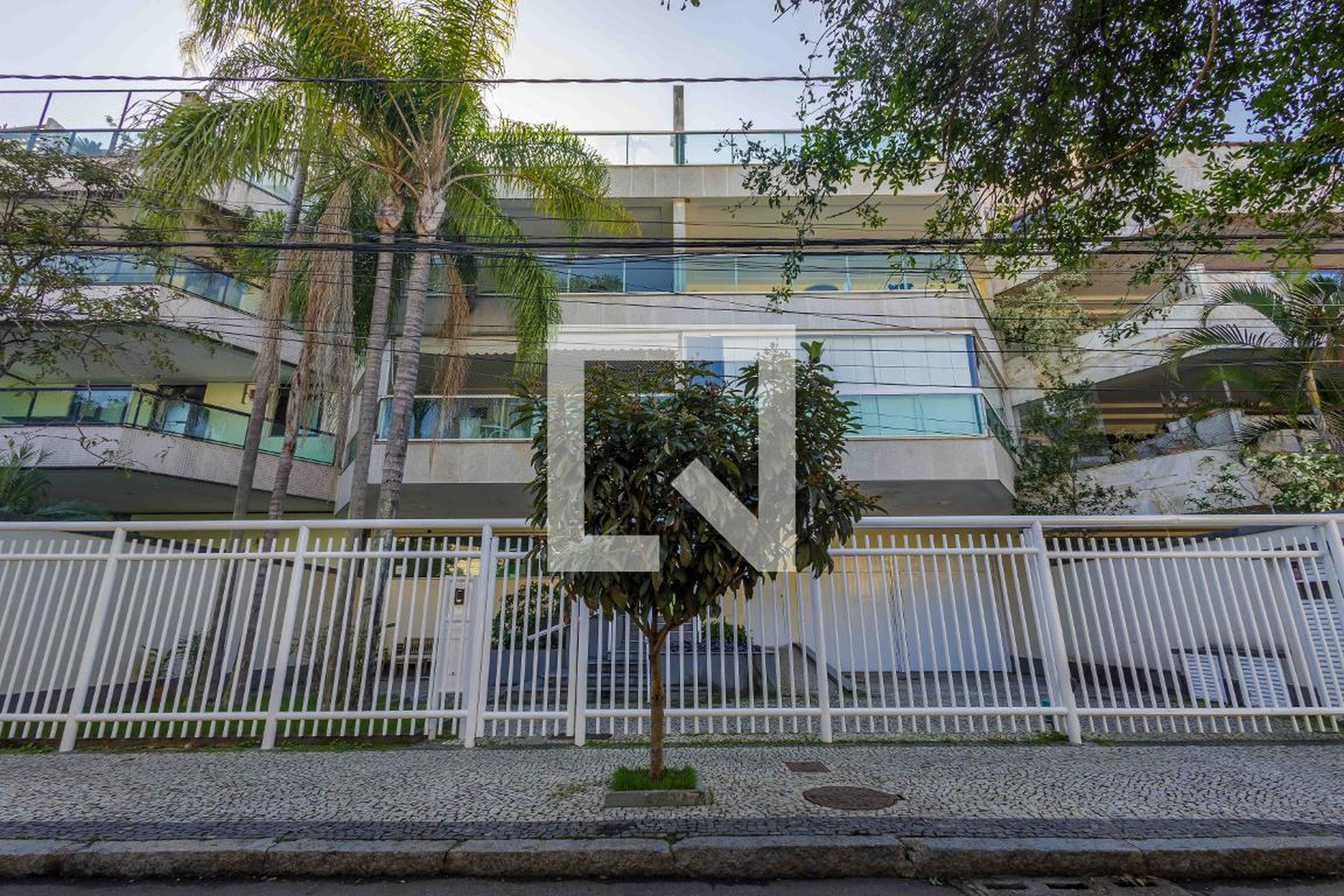 Fachada Edifício Antônio Carlos M. Rios