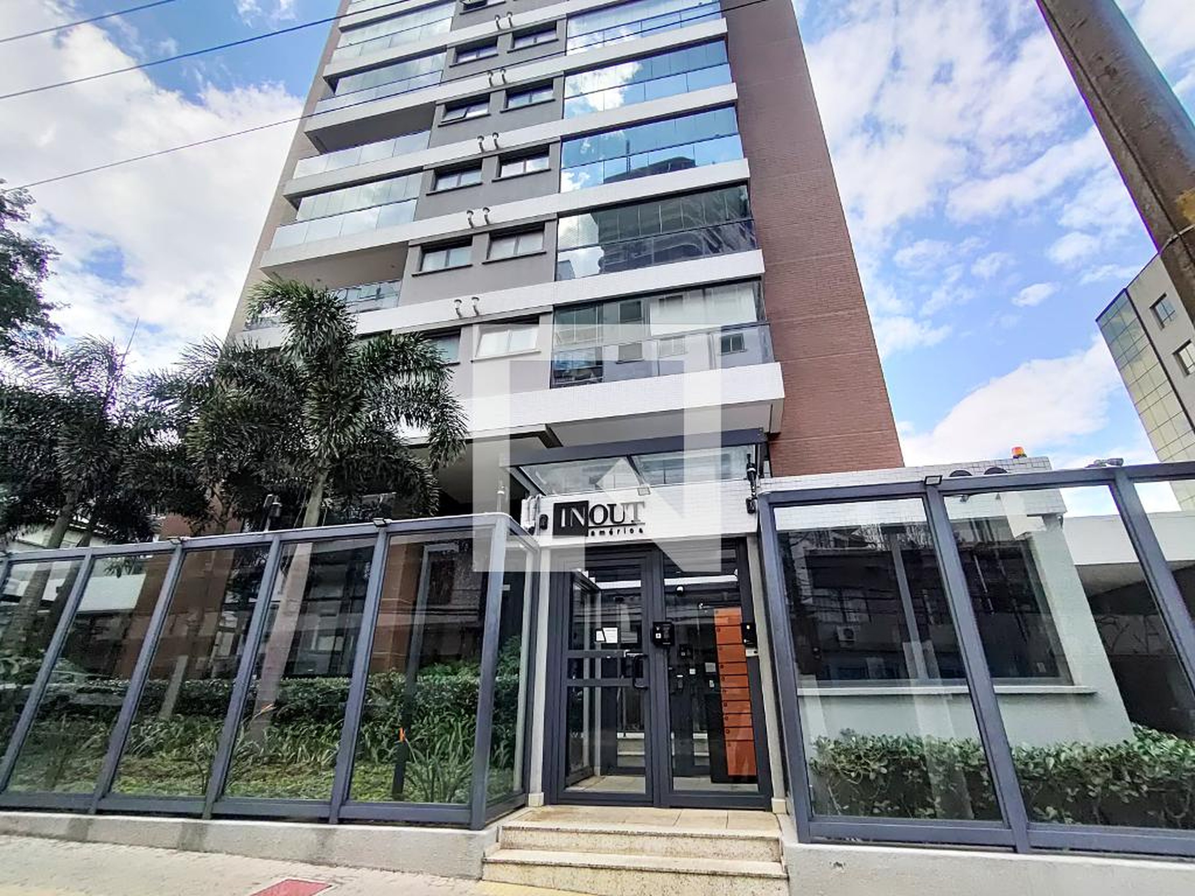 Fachada Condomínio em Rua Amália de Noronha, 90