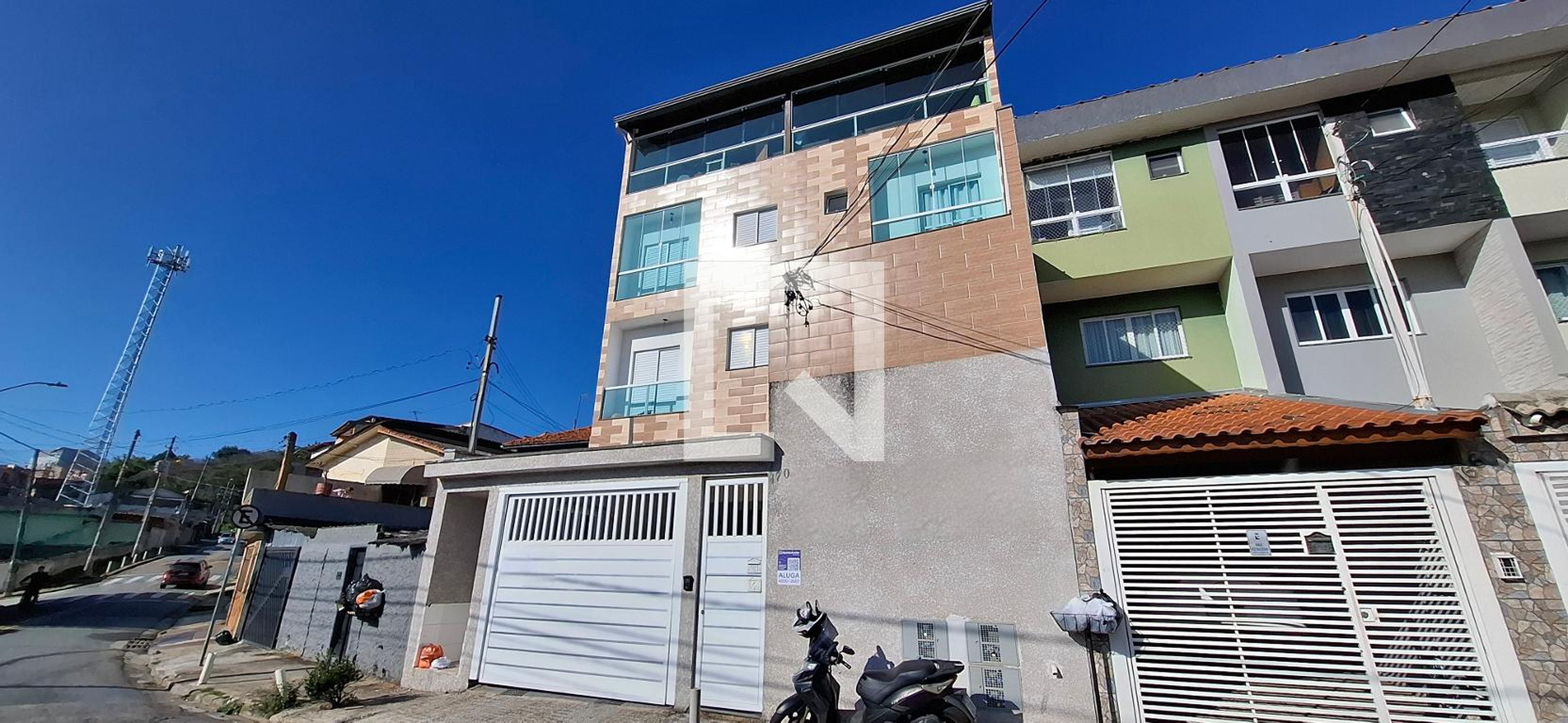 Fachada Condomínio em Rua Urucânia, 170