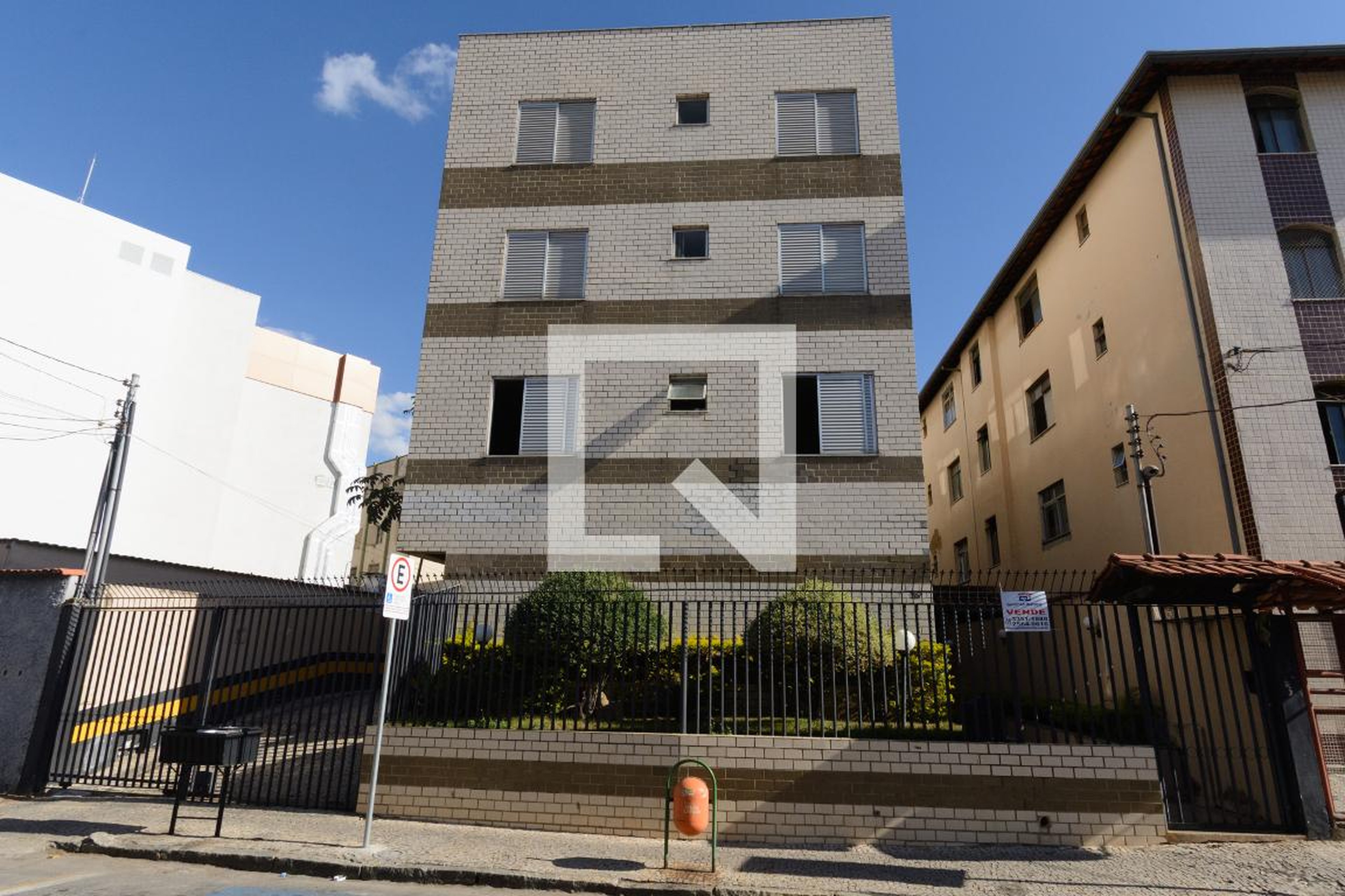 Fachada Condomínio em Rua das Mangueiras, 167