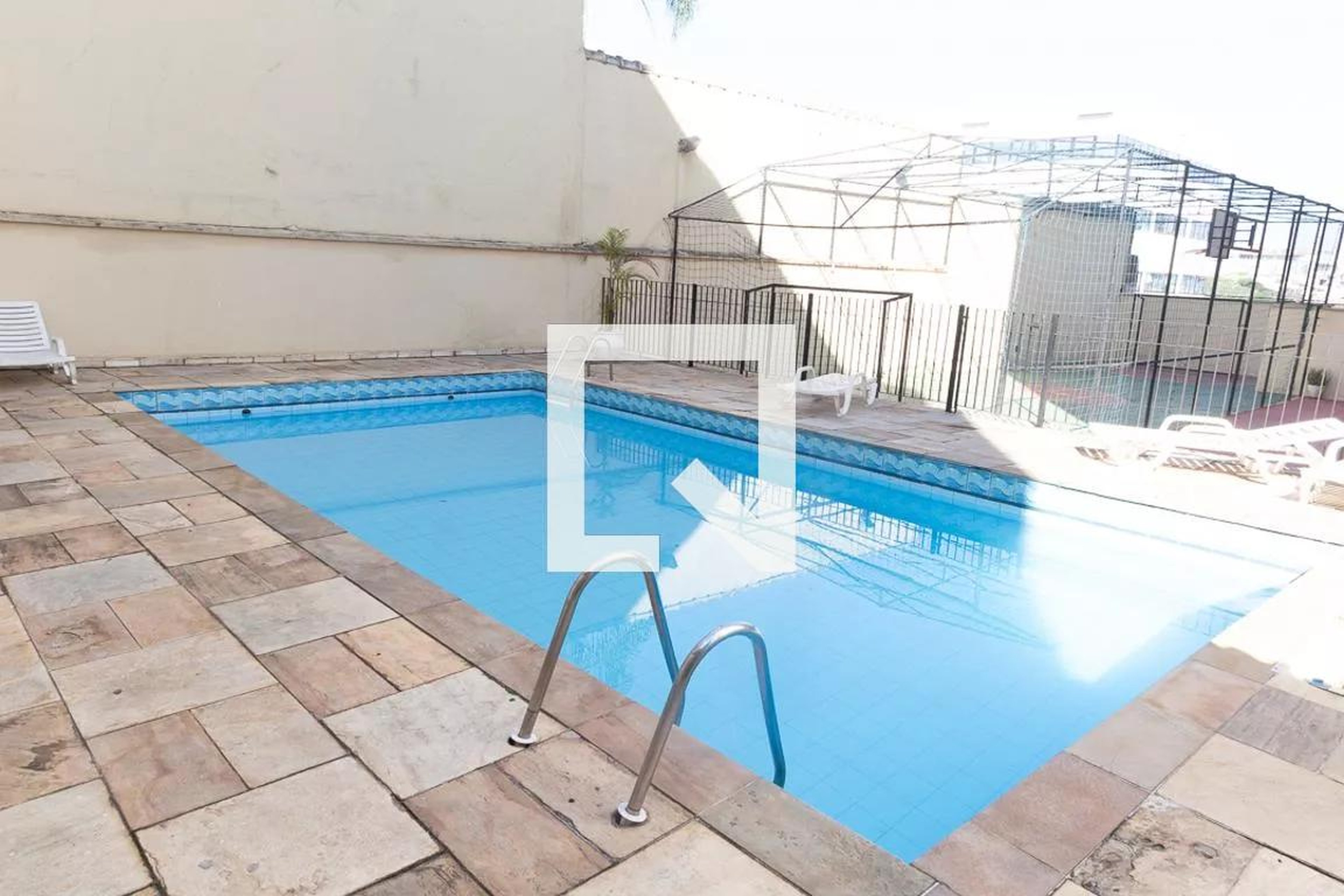 Piscina - Edifício Azalea