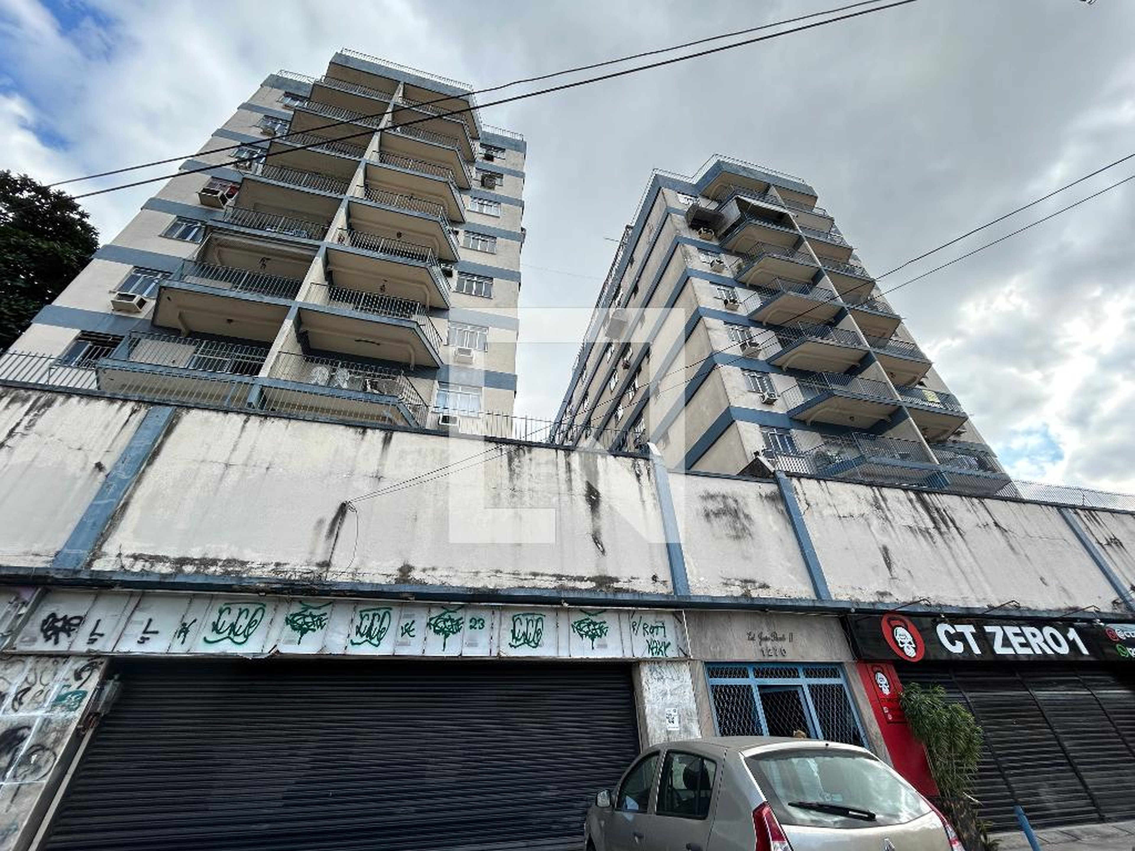 Fachada Condomínio em Rua Cândido Benício, 1270a