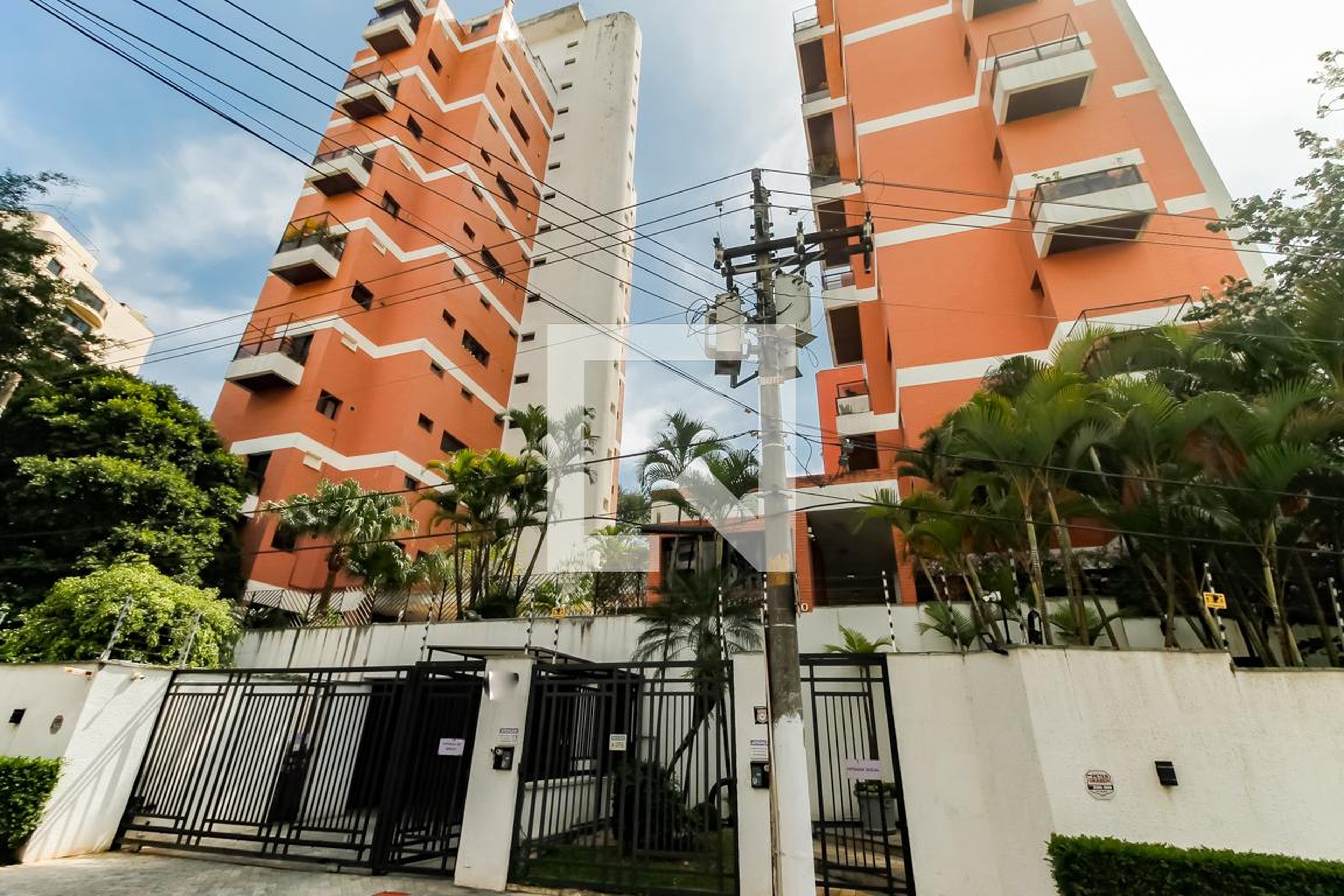 Fachada do Prédio Condomínio Queen Elizabeth