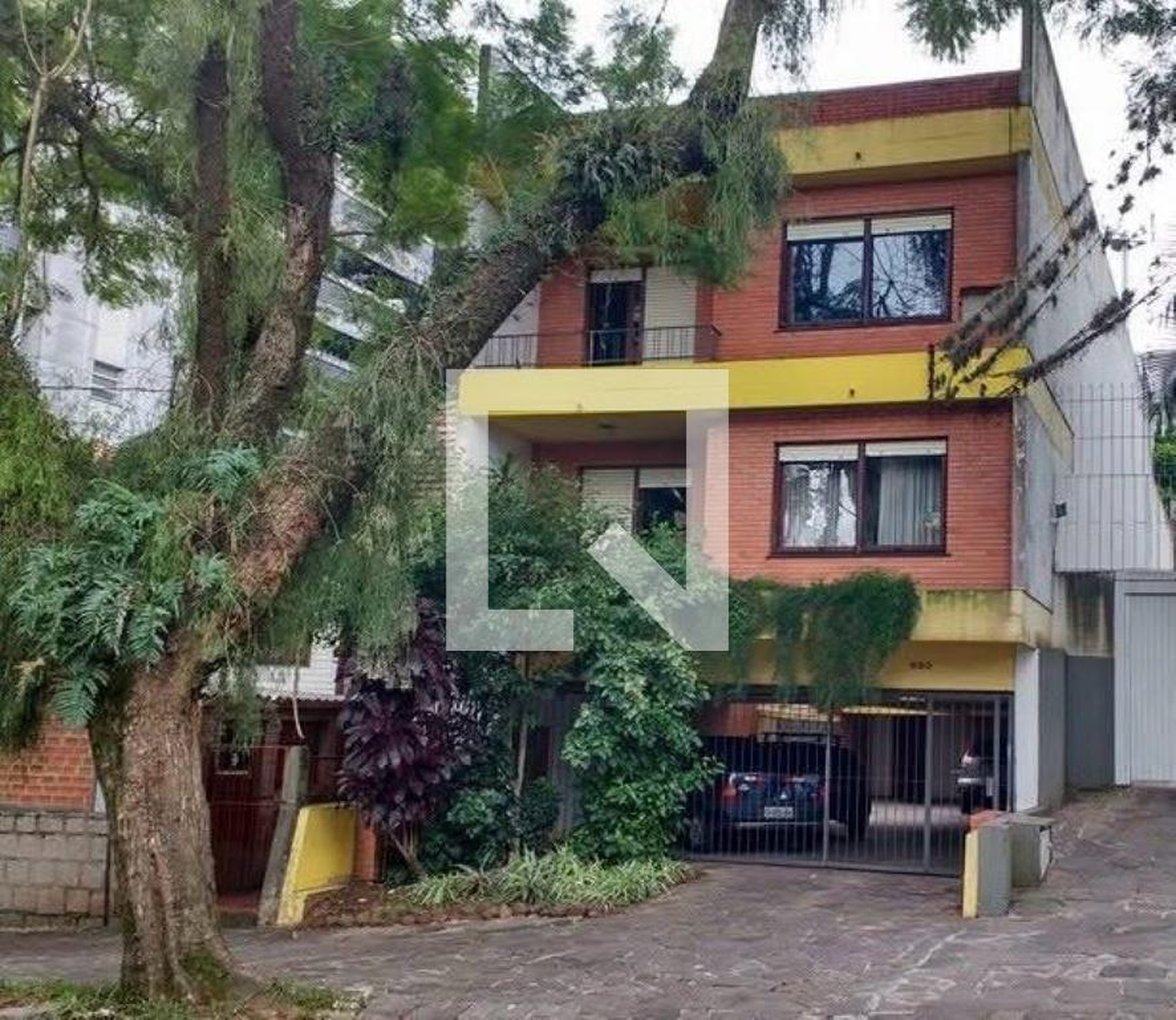 Fachada Condomínio em Rua Felicissimo de Azevedo, 690