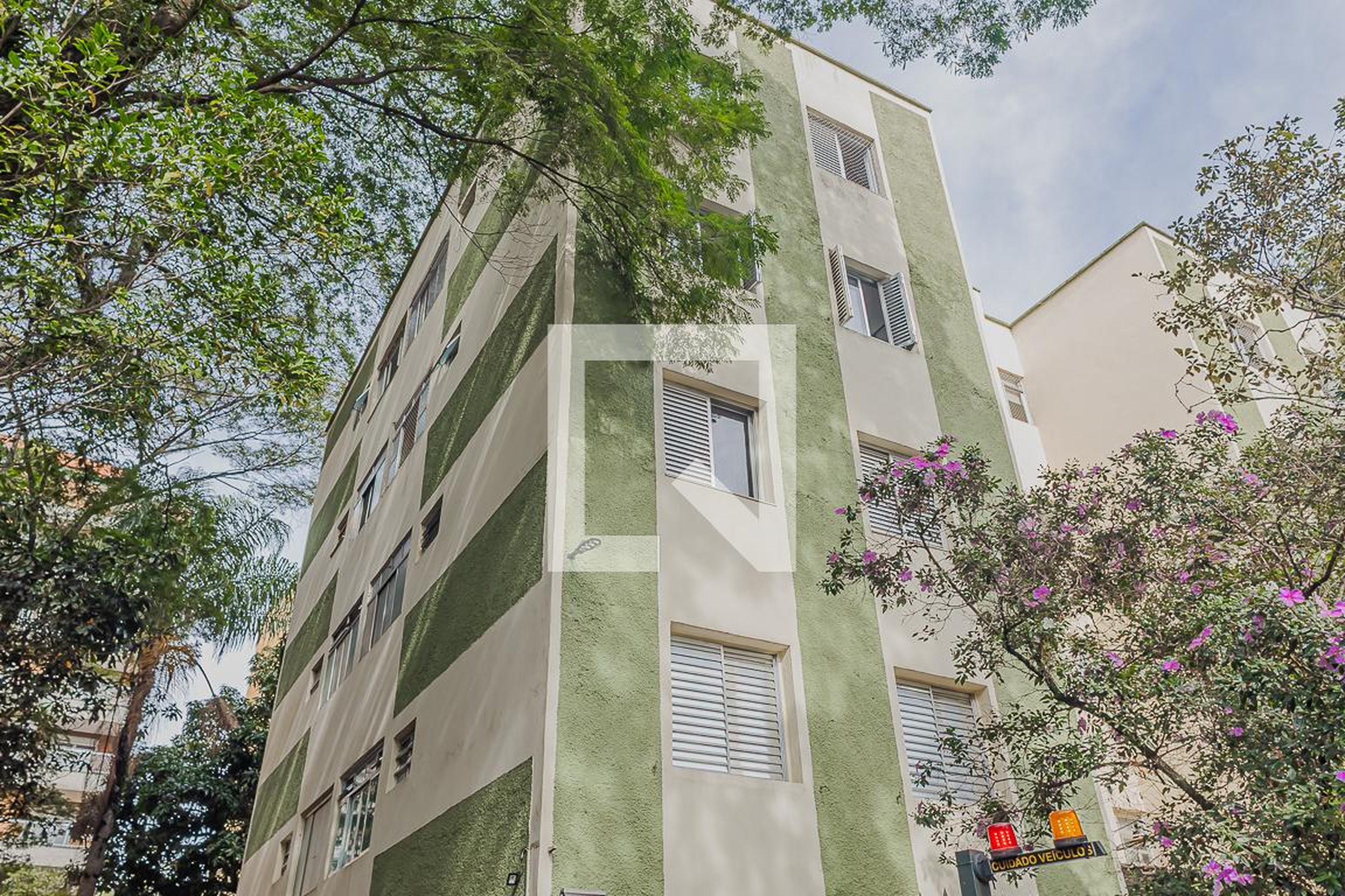 Fachada Condomínio em Rua Manuel Henrique Lopes, 105