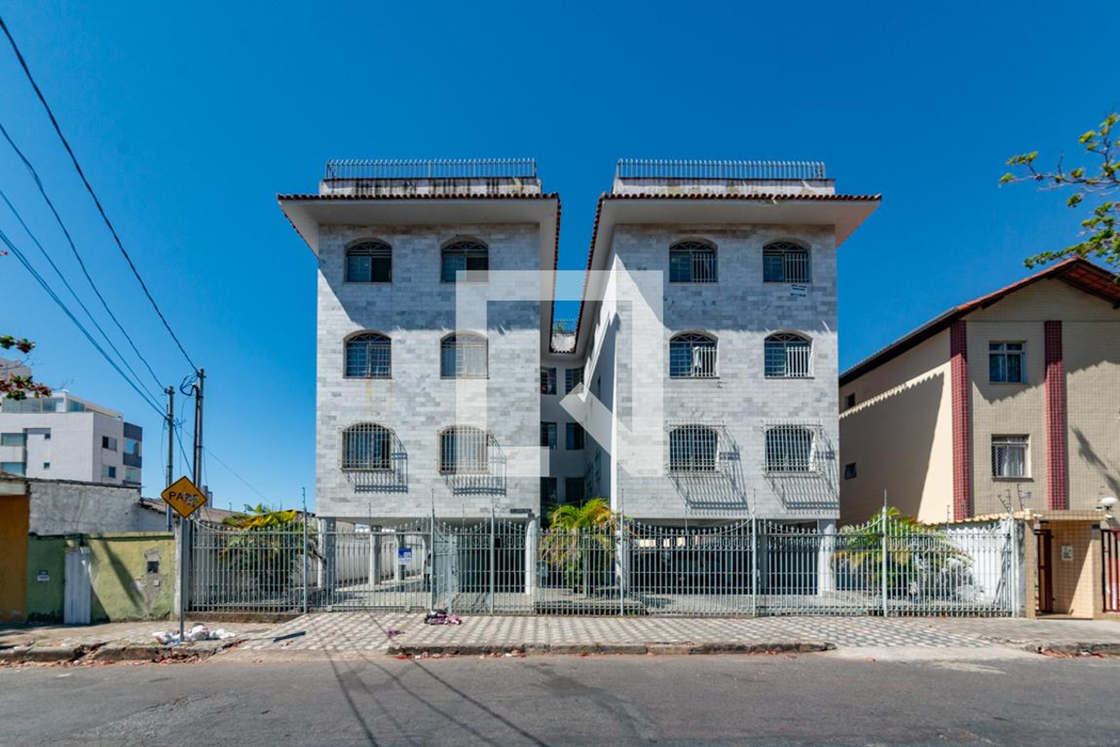 Fachada Condomínio em Rua Progresso, 1490