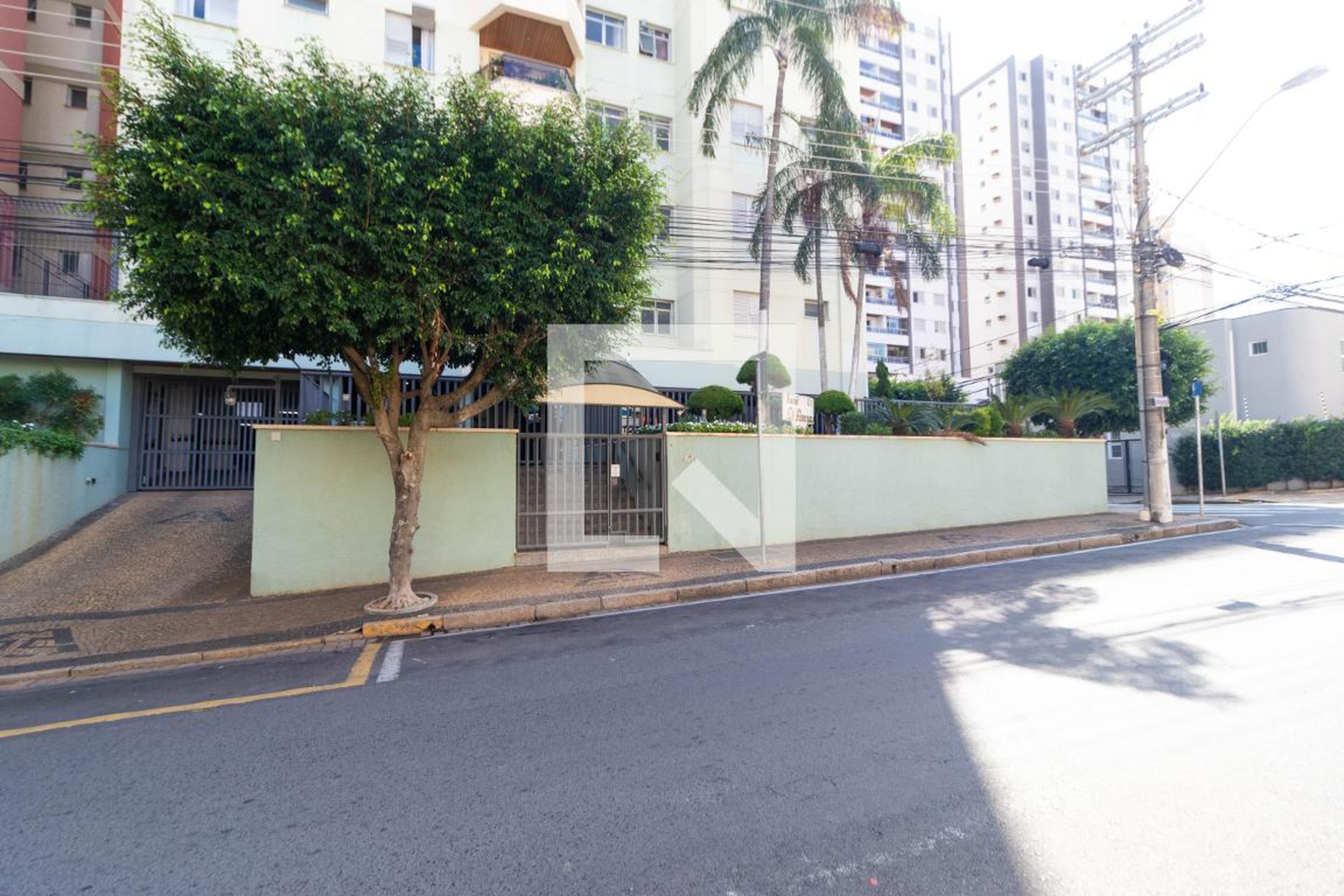 Fachada Condomínio em Rua Uruguaiana, 431