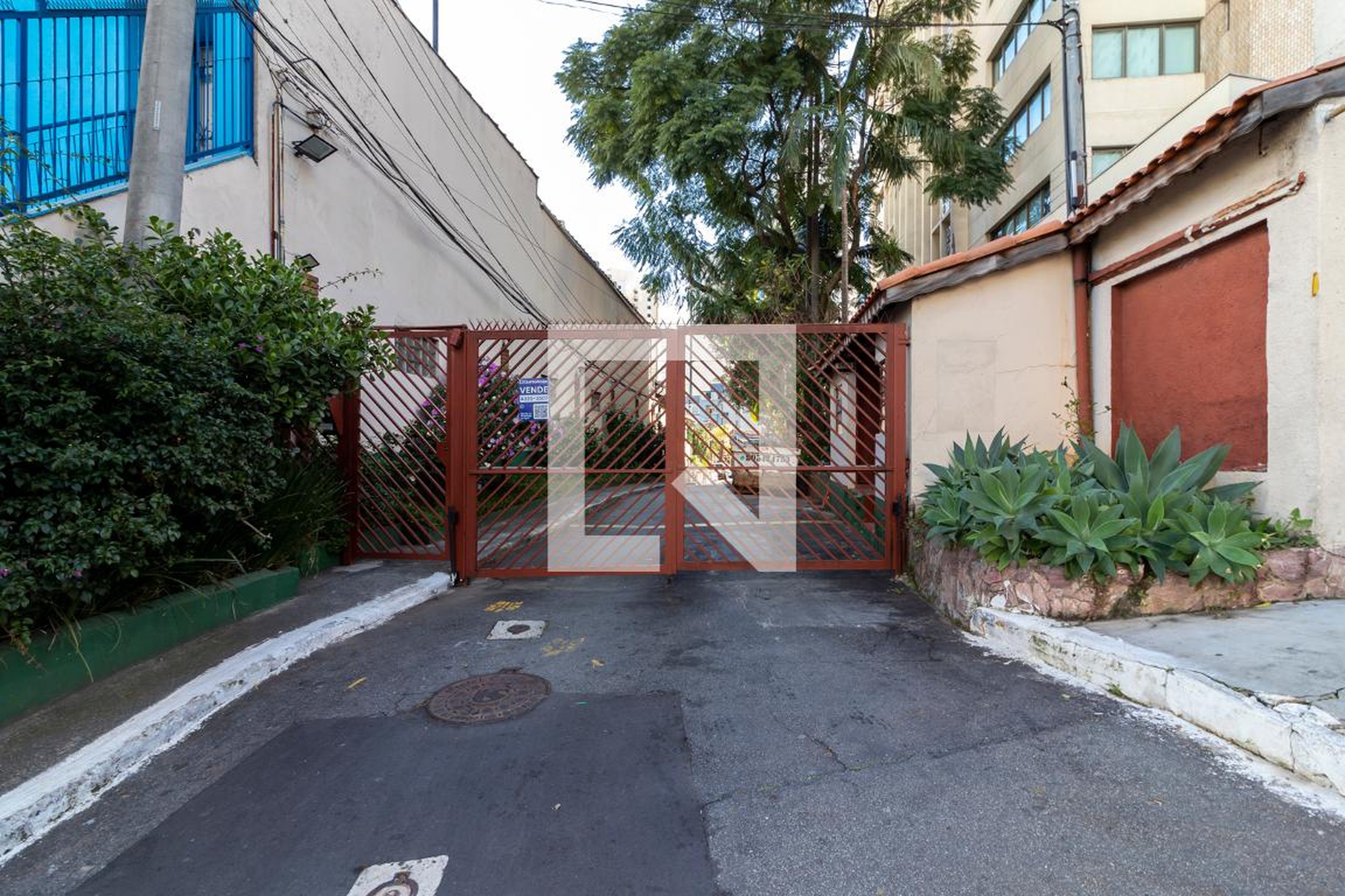 Fachada do Condomínio Condomínio em Rua Voluntários da Pátria, 2505