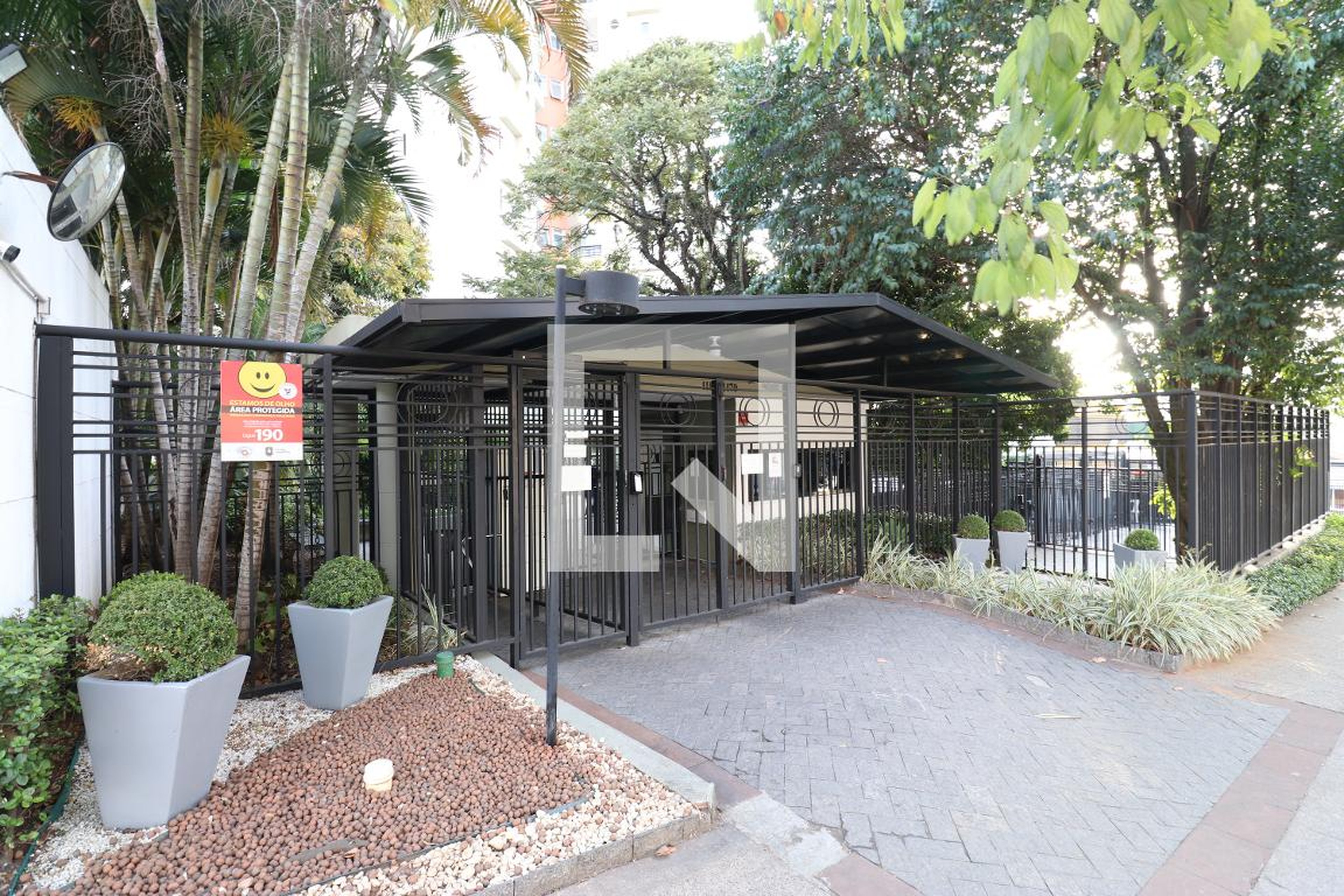 Fachada Condomínio em Avenida Imperatriz Leopoldina, 1120