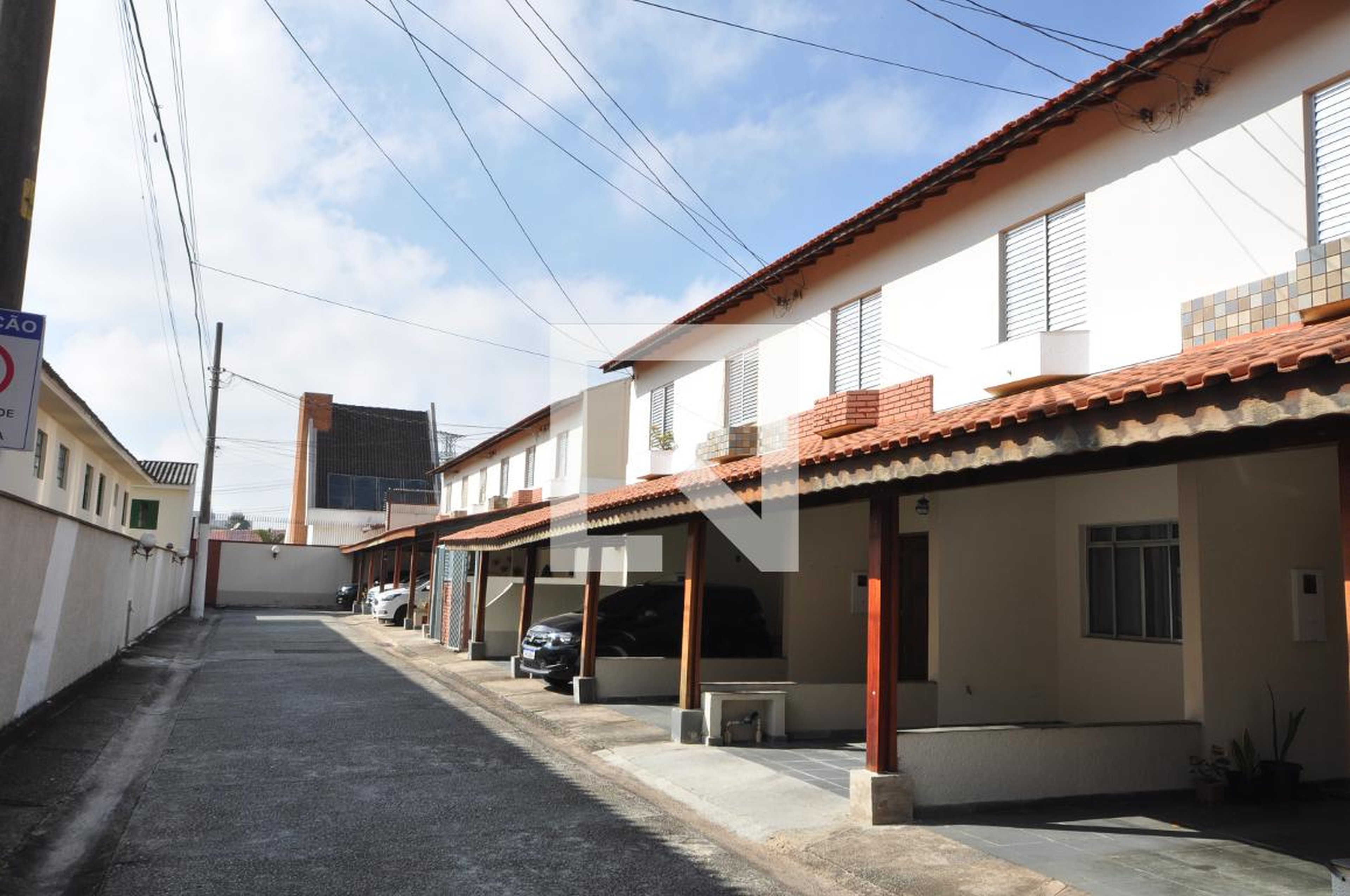 Fachada do condomínio Condomínio em Rua Dona Joaquina de Jesus, 58