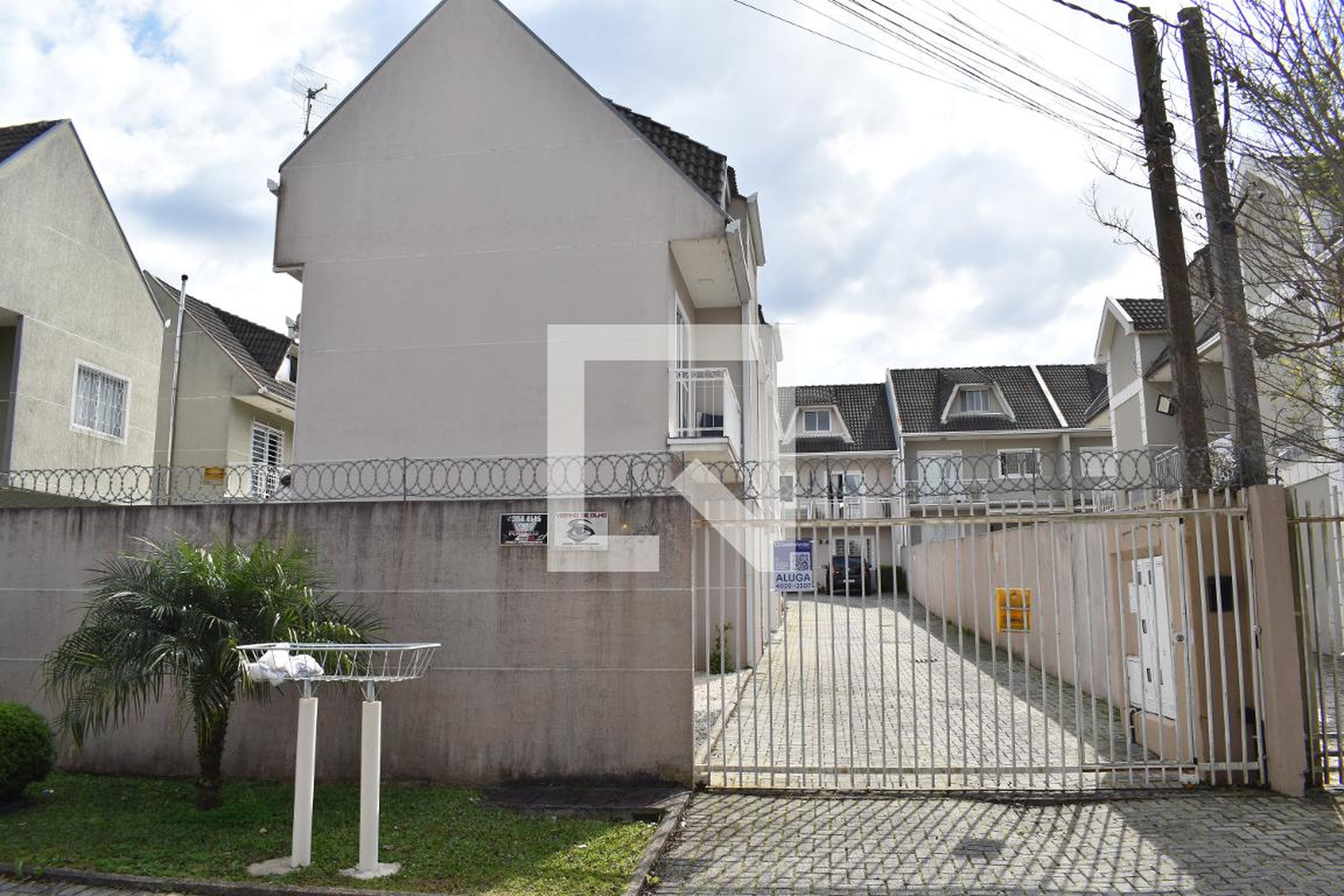 Fachada Condomínio em Rua Irene Túlio, 330