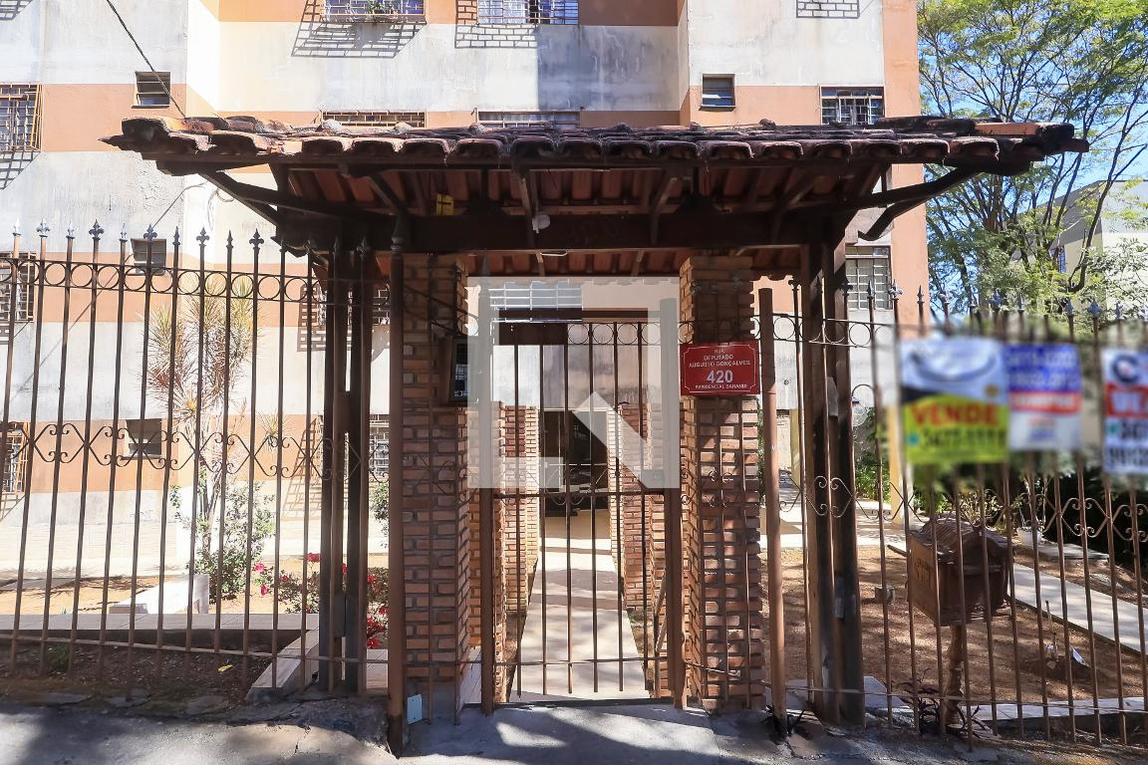 Fachada Condomínio em Rua Deputado Augusto Gonçalves, 420