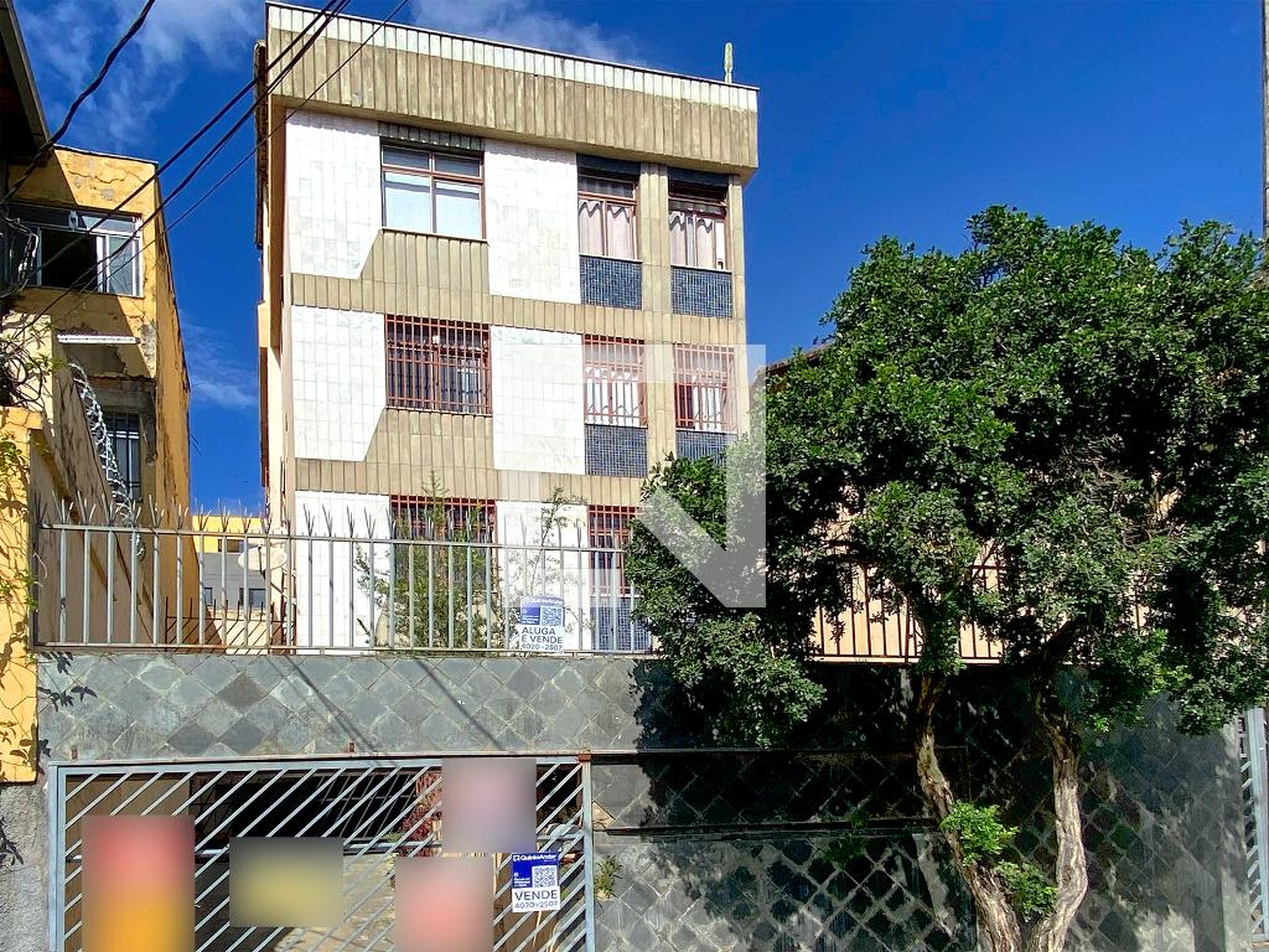 Fachada Condomínio em Rua Caputira, 41