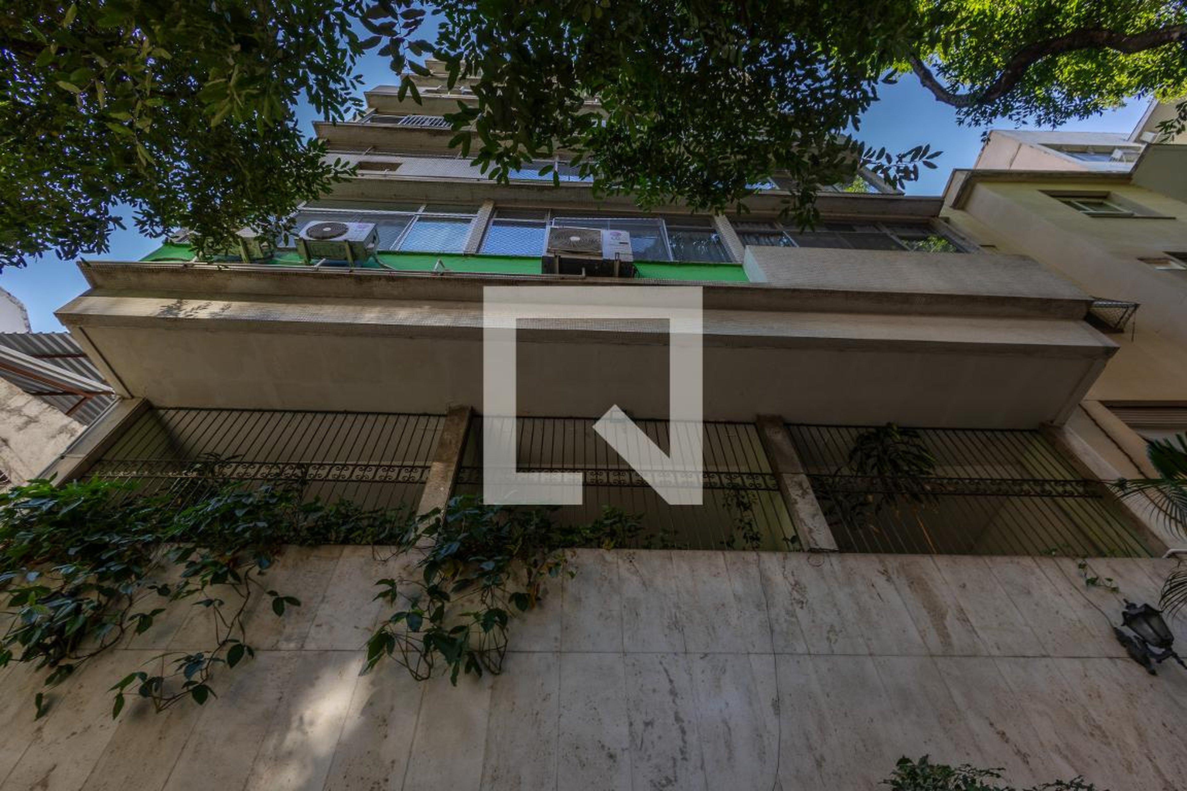 Fachada Condomínio em Rua Pereira de Siqueira, 28