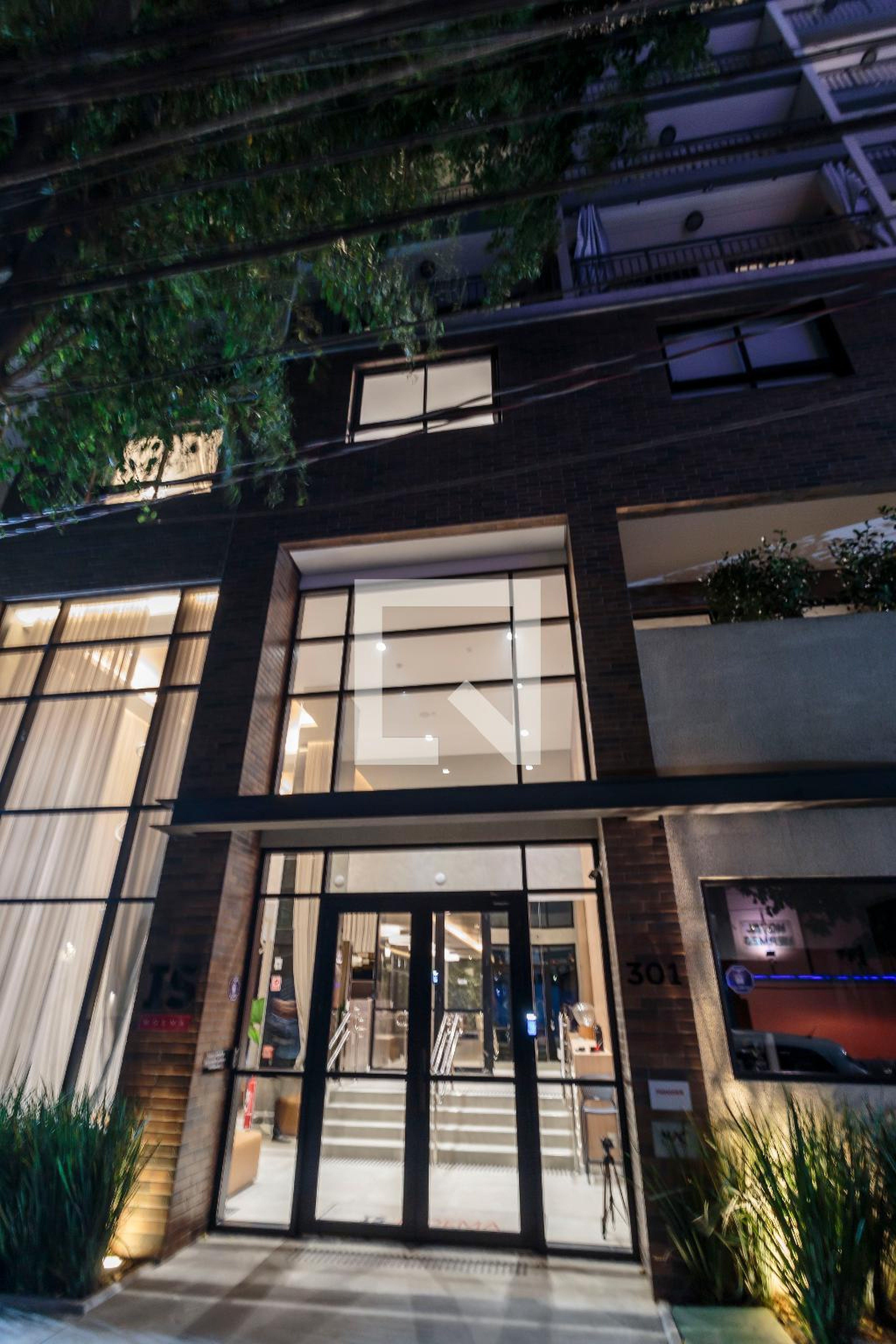 Fachada Condomínio em Avenida dos Carinás, 315