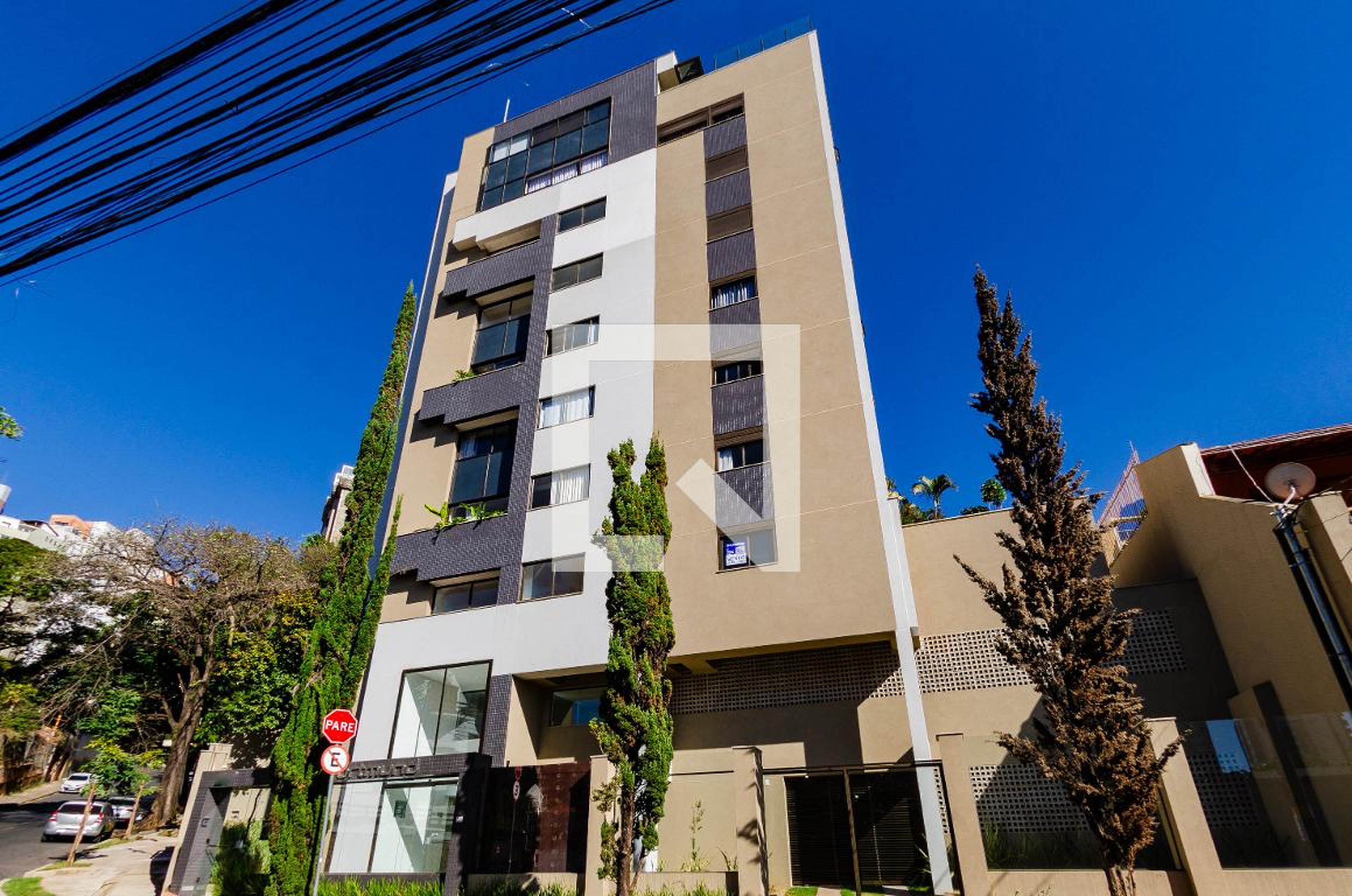 Fachada Condomínio em Rua Fábio Couri, 27