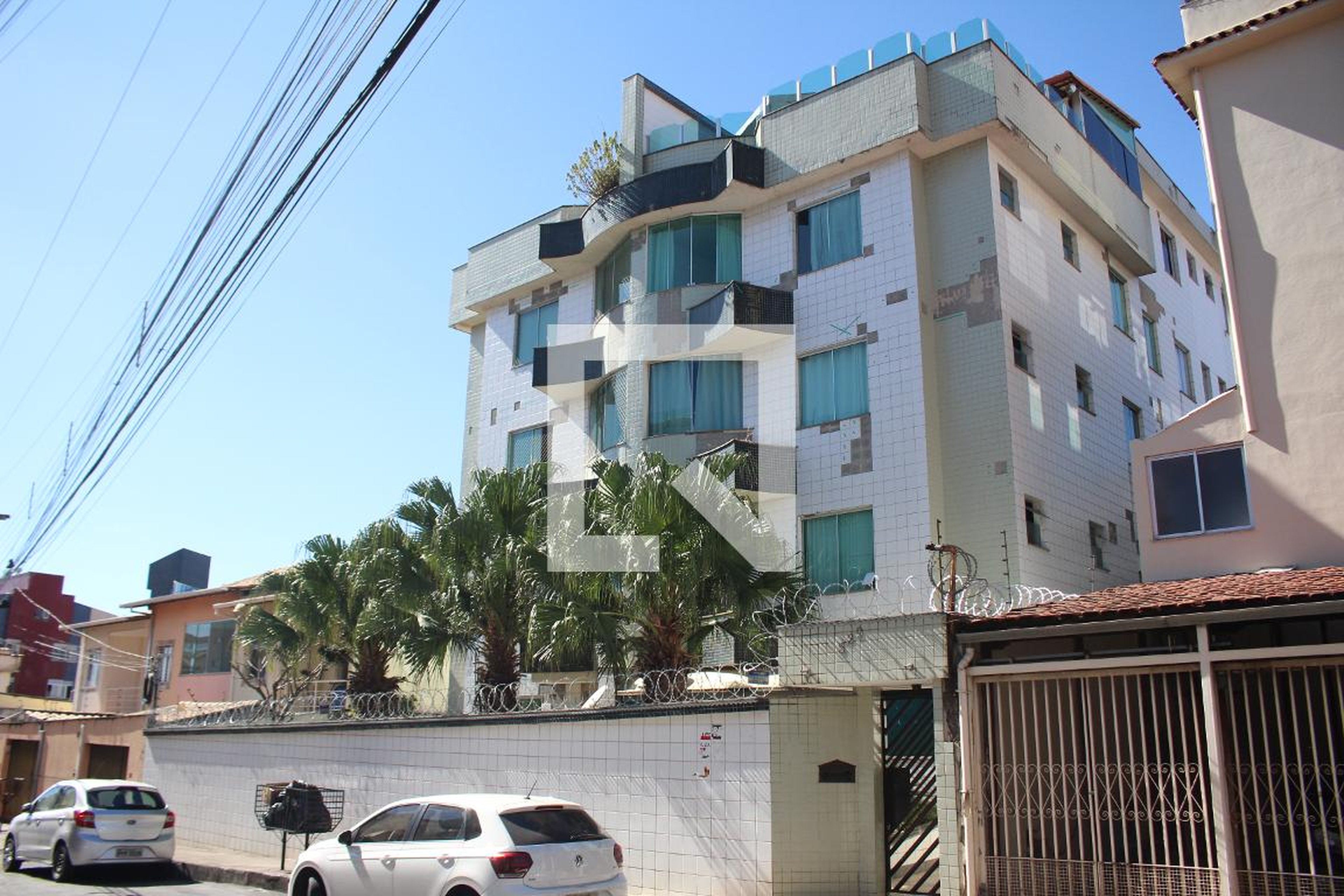 Fachada Condomínio em Rua Iretama, 529